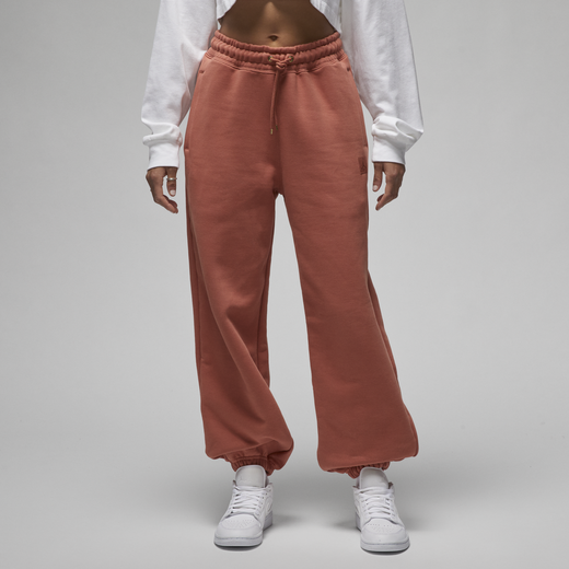 Nike sweatpant sale hot sale