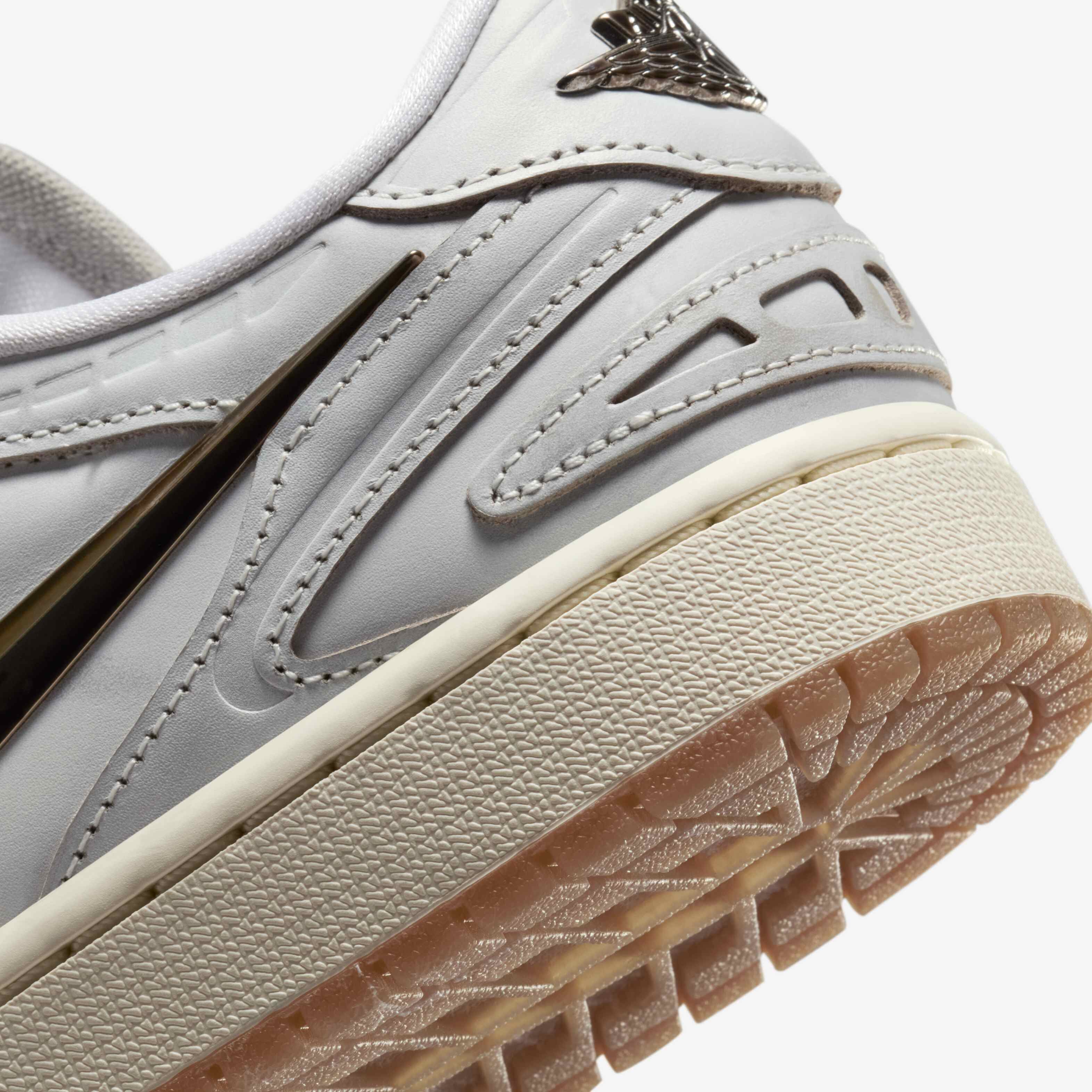 Air Jordan 1 Low Method of Make image number 7