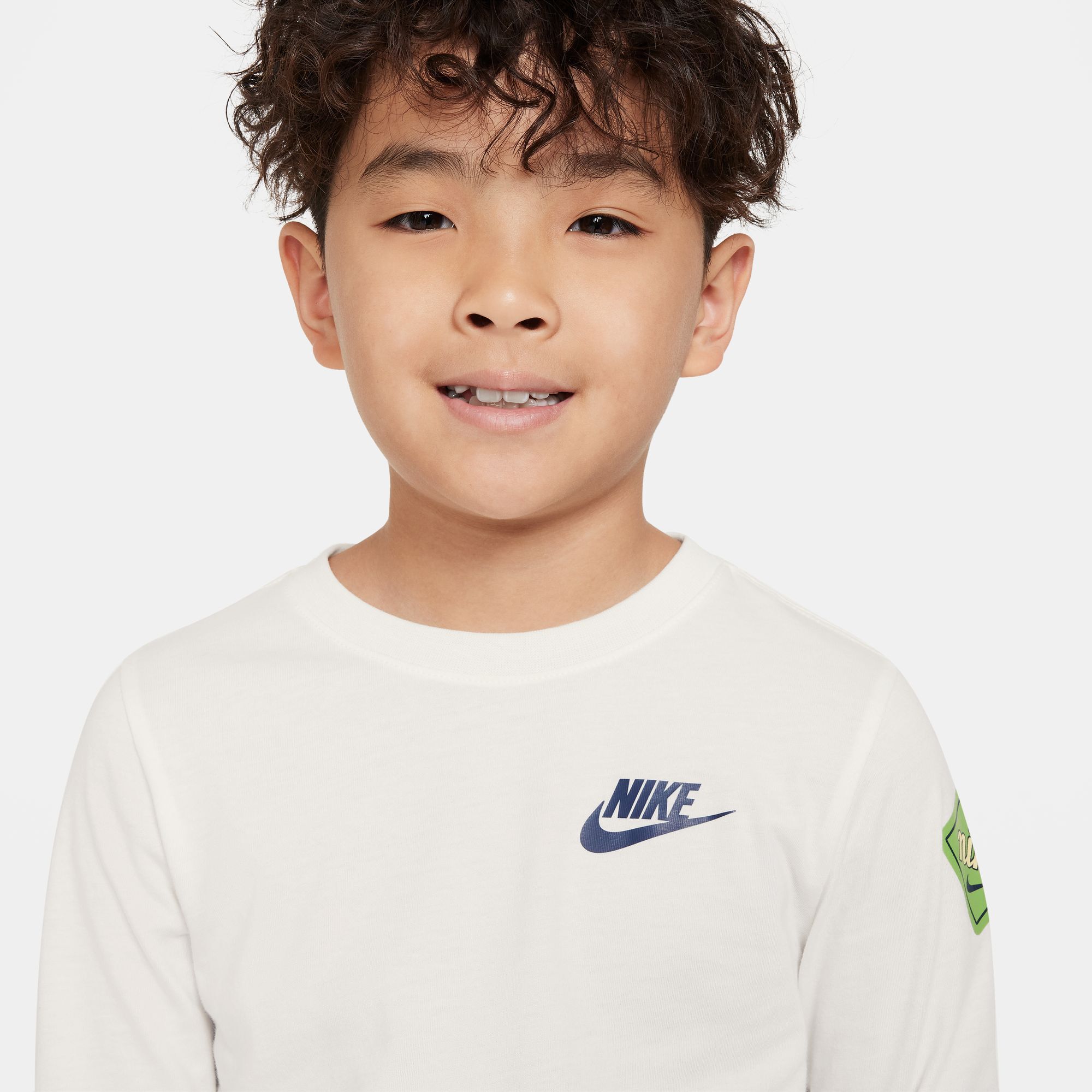 نايكي ريترو ستيكر image number 1