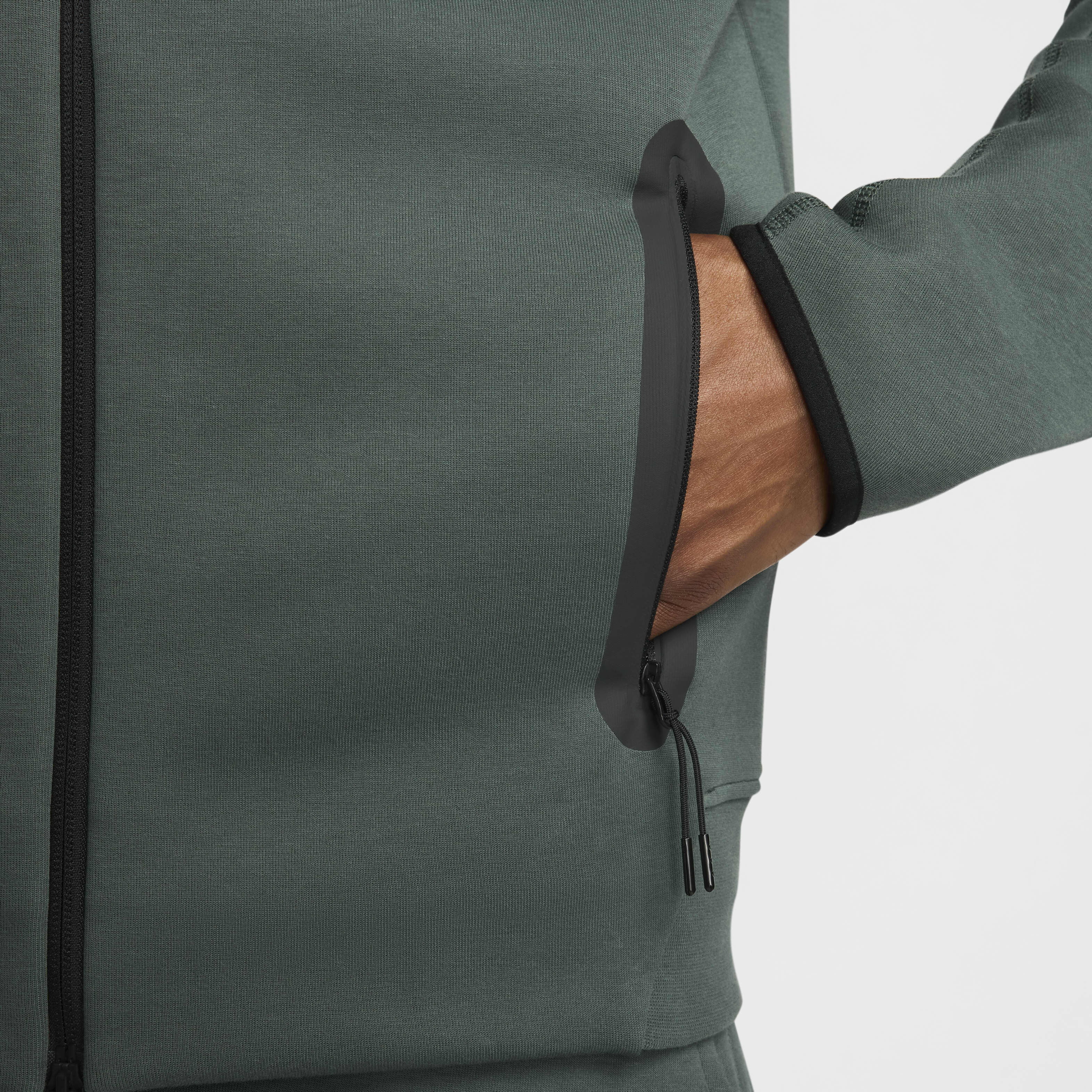 نايكي سبورتسوير تك فليس ويندرانر image number 7