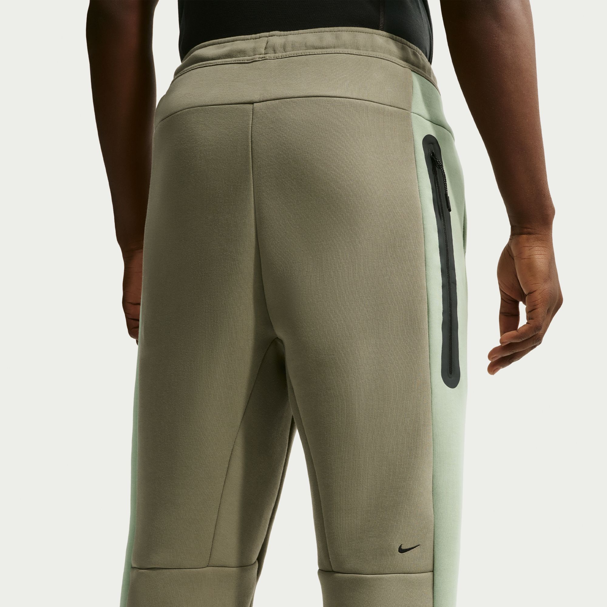 Nike Tech image number 3