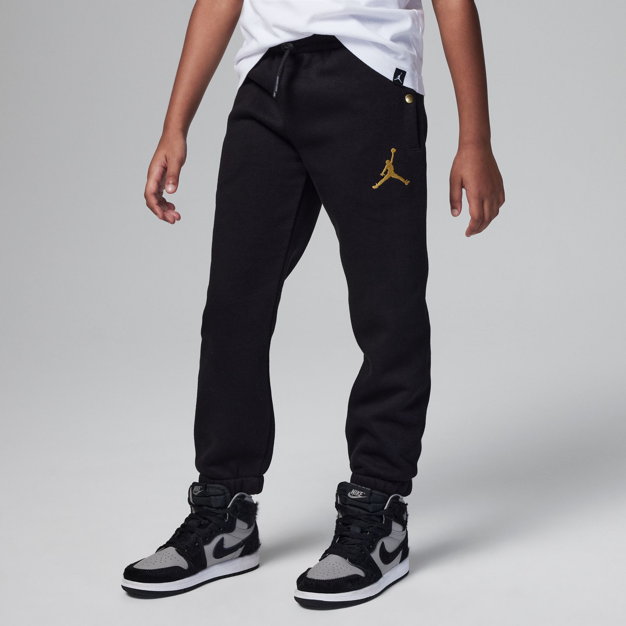Jordan sweatpants black and gold deals