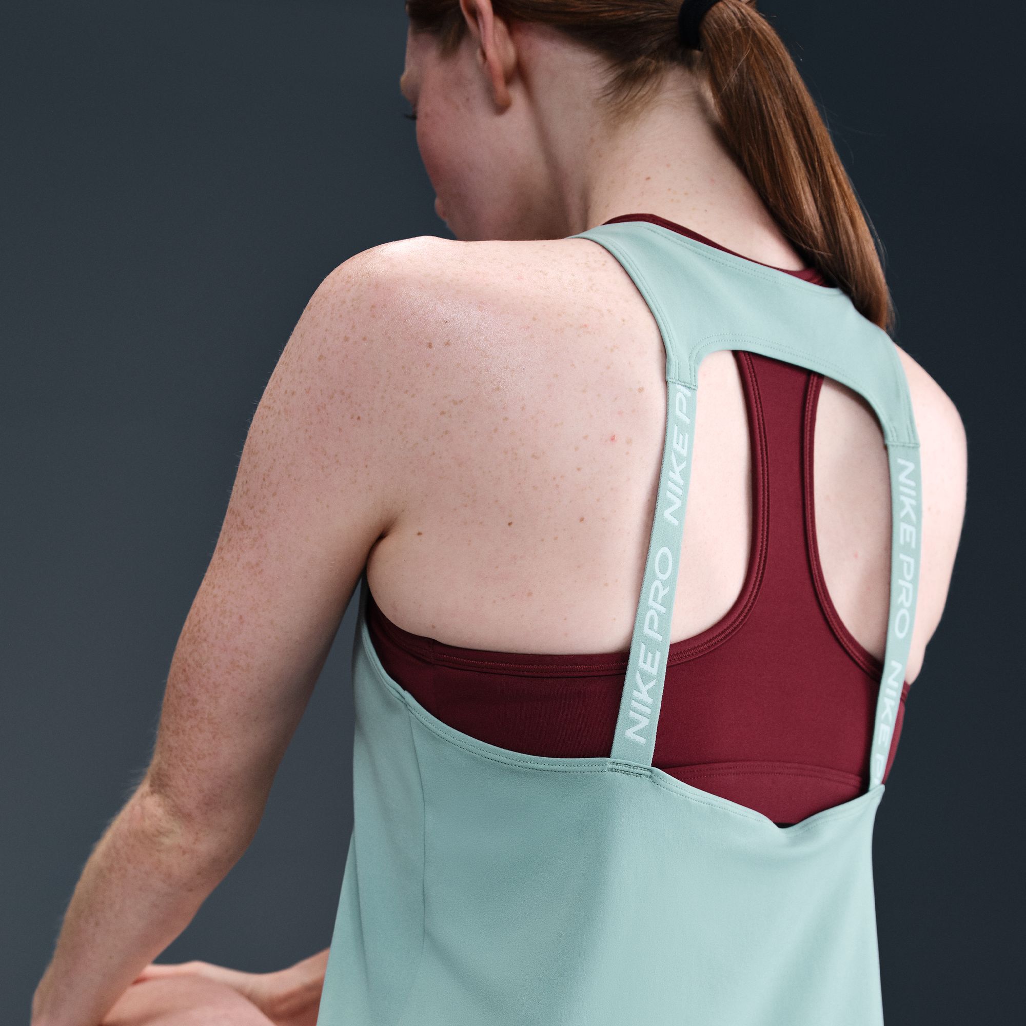 Nike Pro image number 6