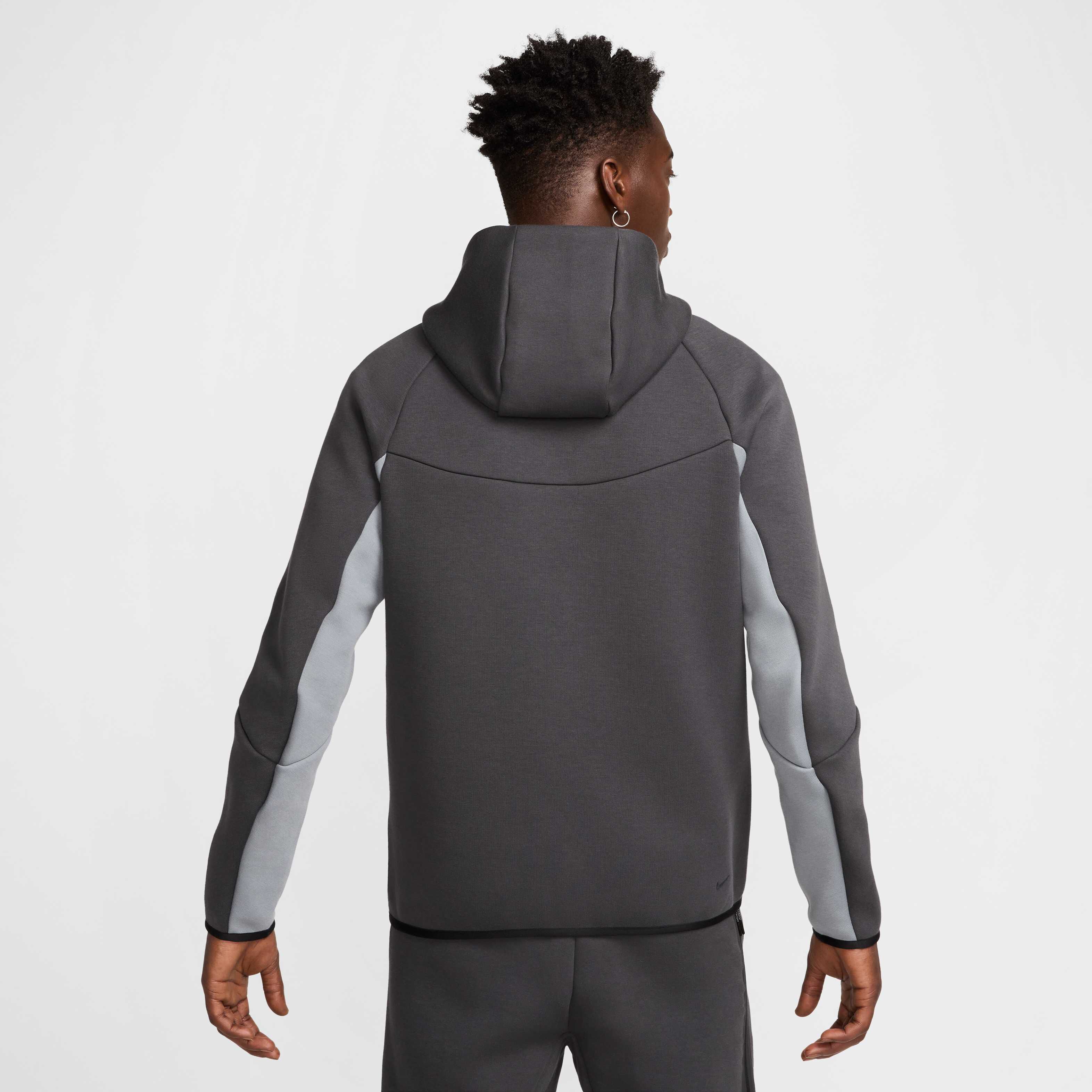 Nike Tech image number 1