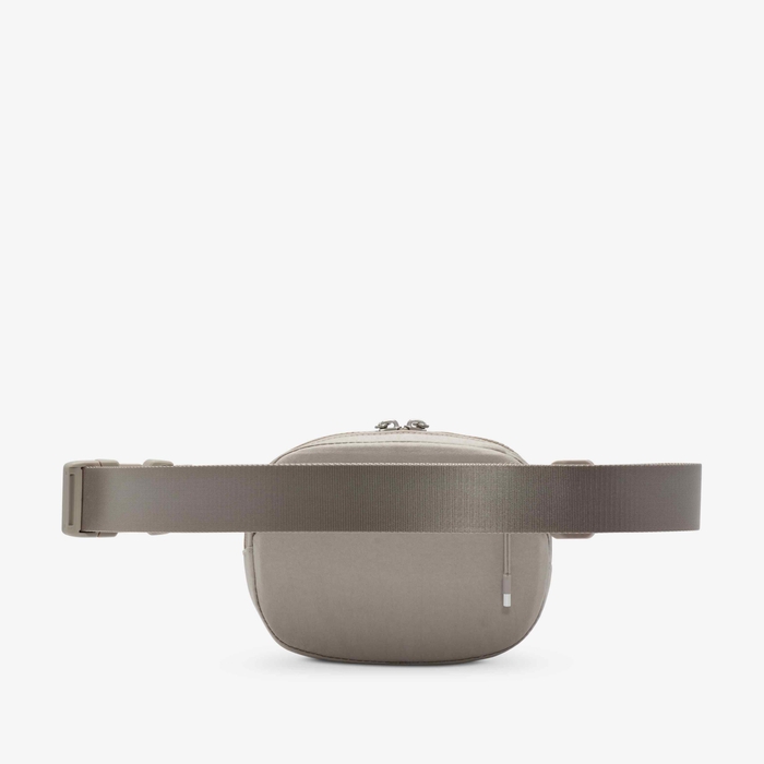 نايكي أورا image number 2 نايكي أورا image number 2