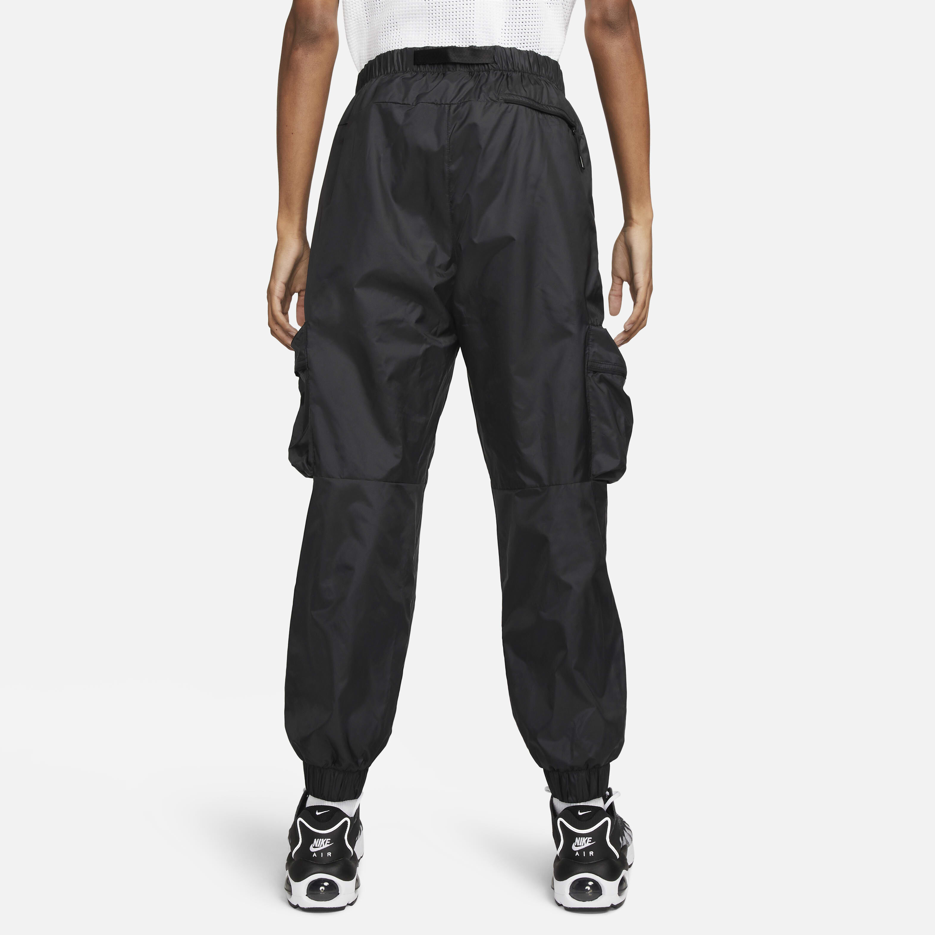 Nike shell trousers hotsell