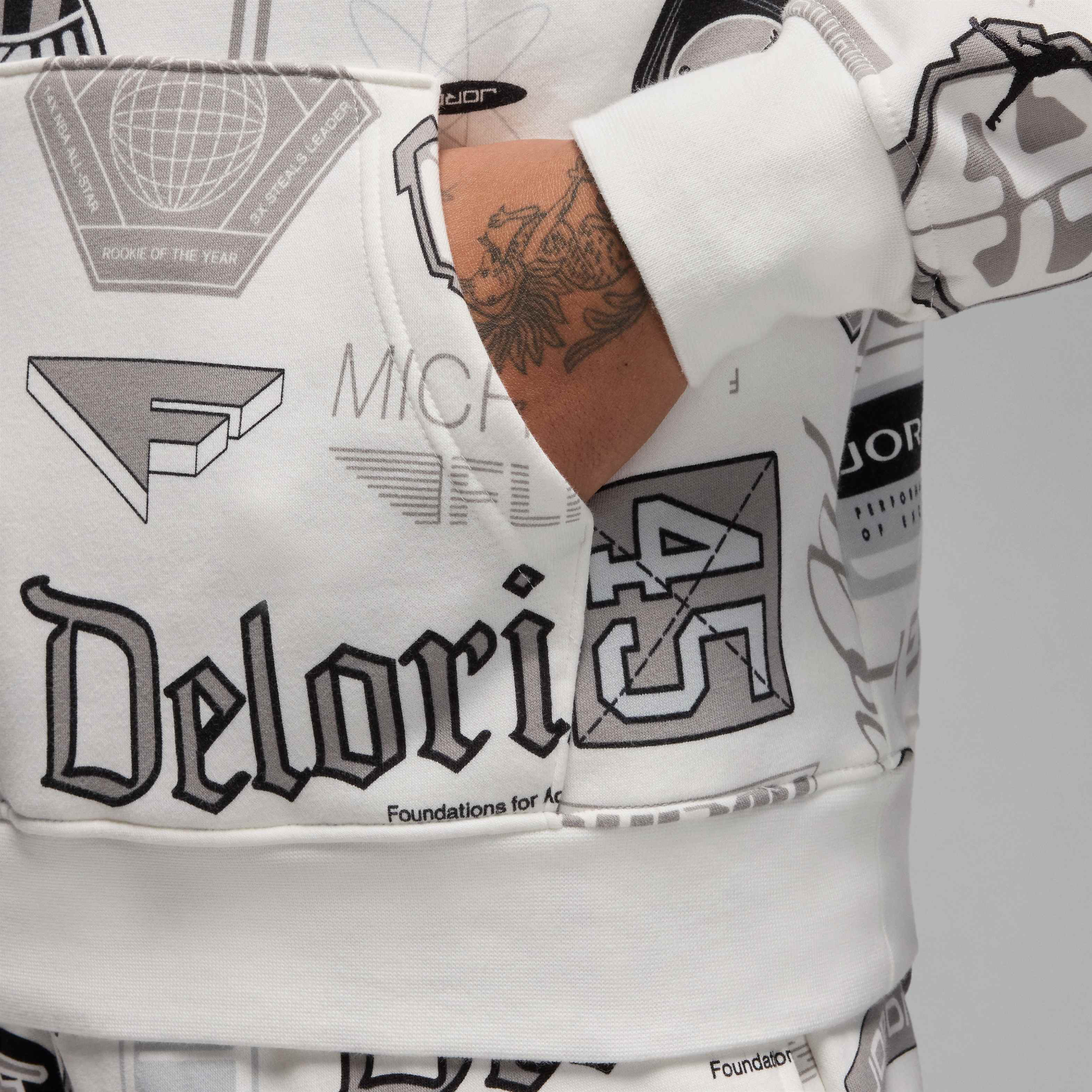 Jordan Essentials image number 3