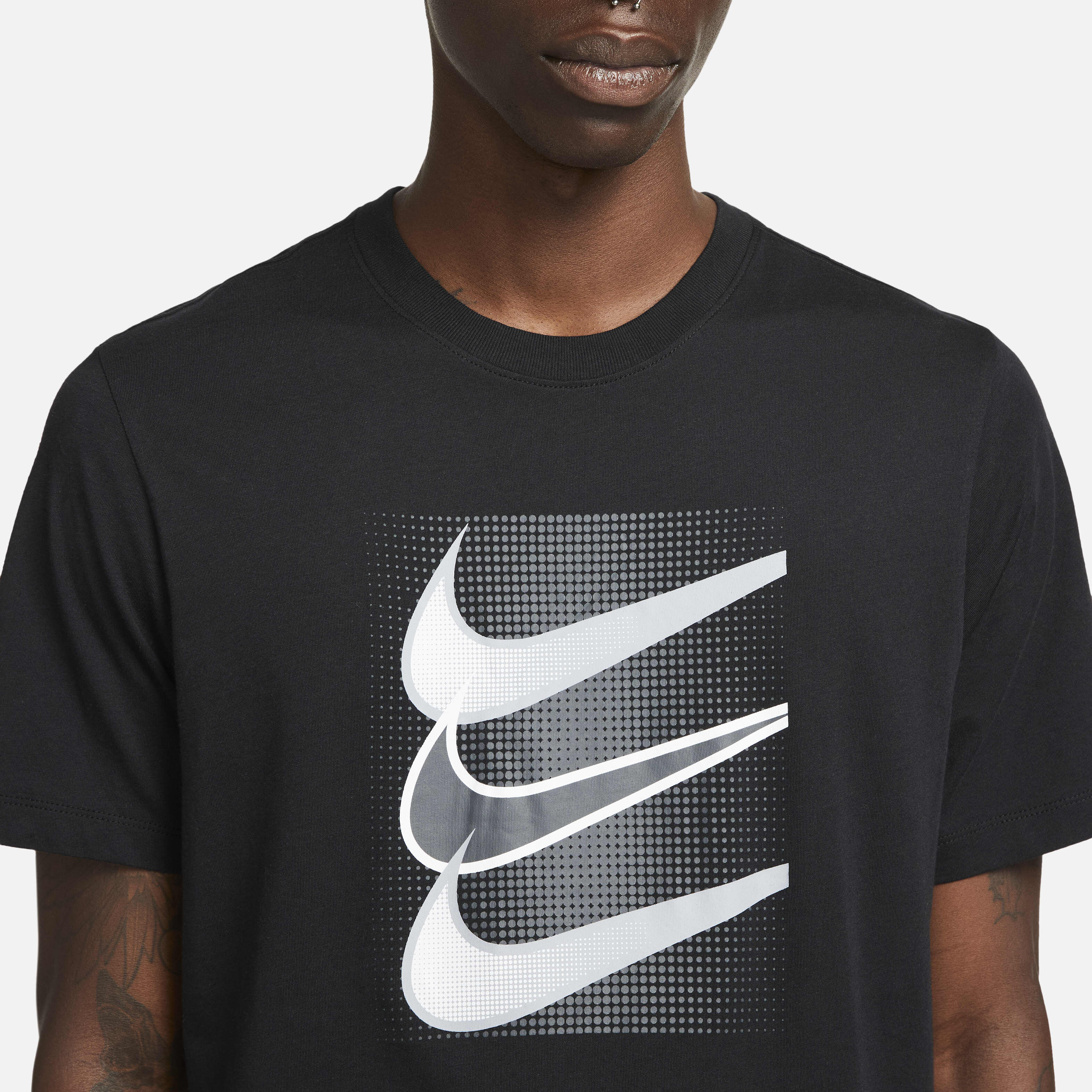 ★Nike★ Sportswear T-shirt M Black HJ0773010 HJ0773-010 Buy Nike Sportswear Men's T-shirt - Black | Nike UAE Official