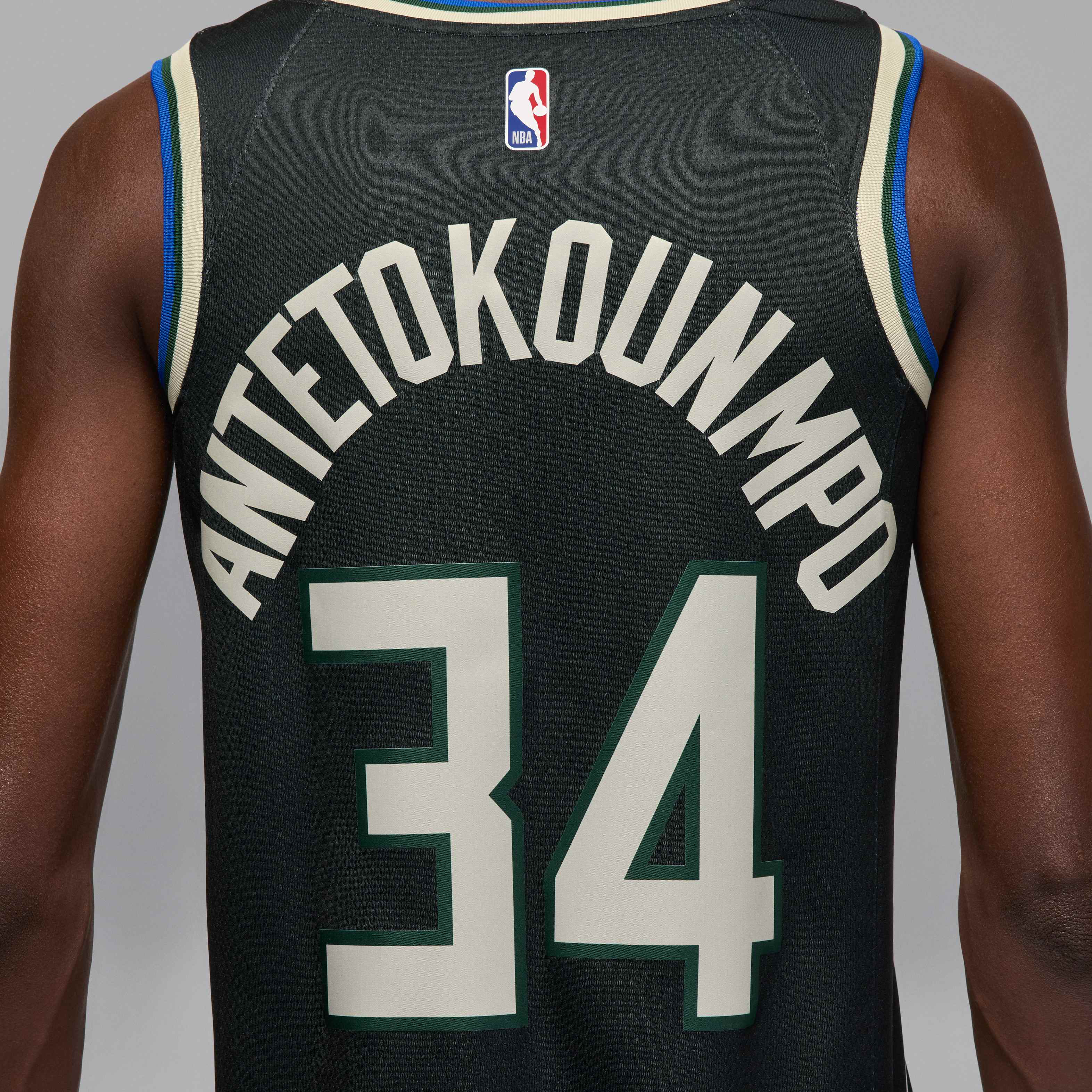 Milwaukee Bucks Statement Edition image number 4