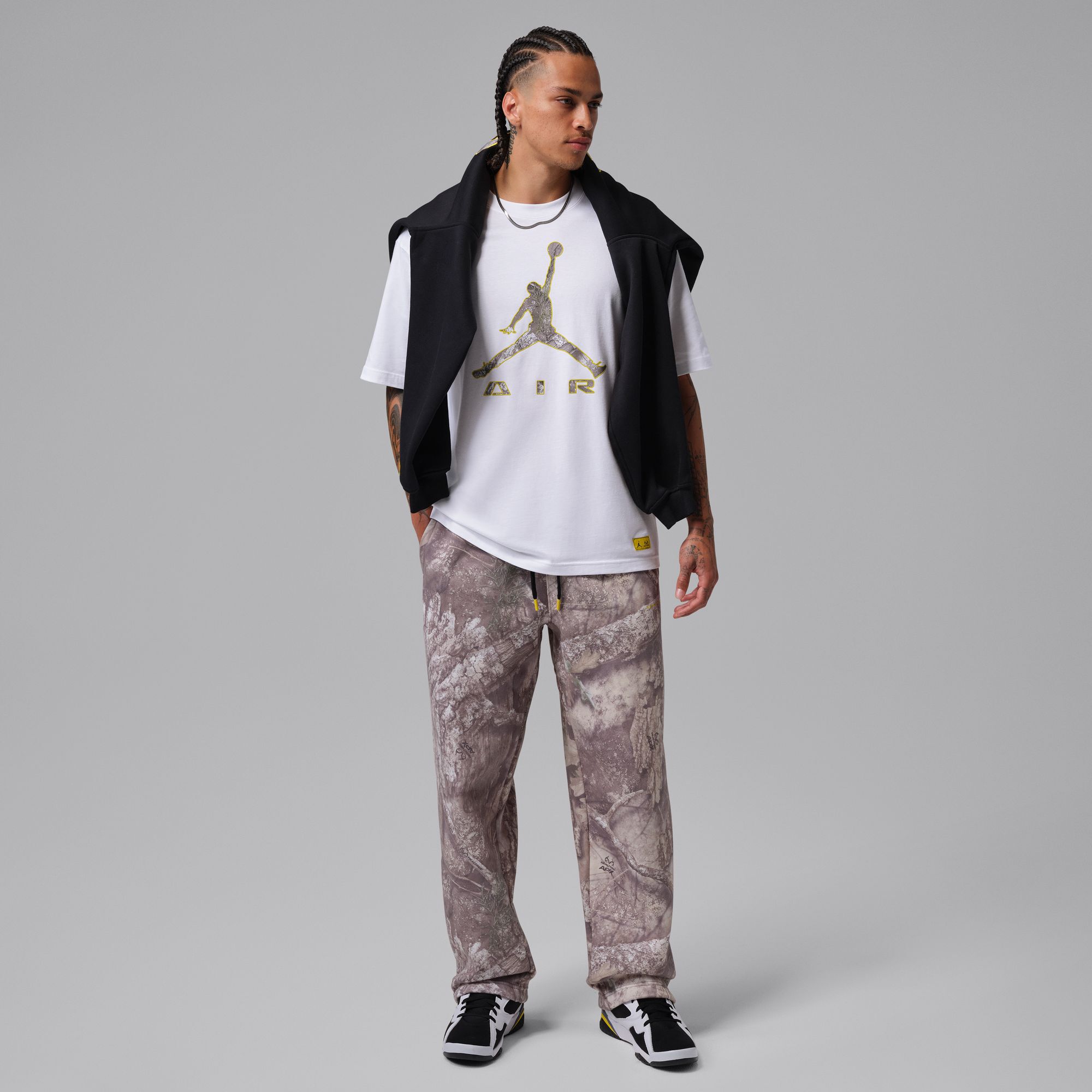 Jordan Brooklyn image number 5