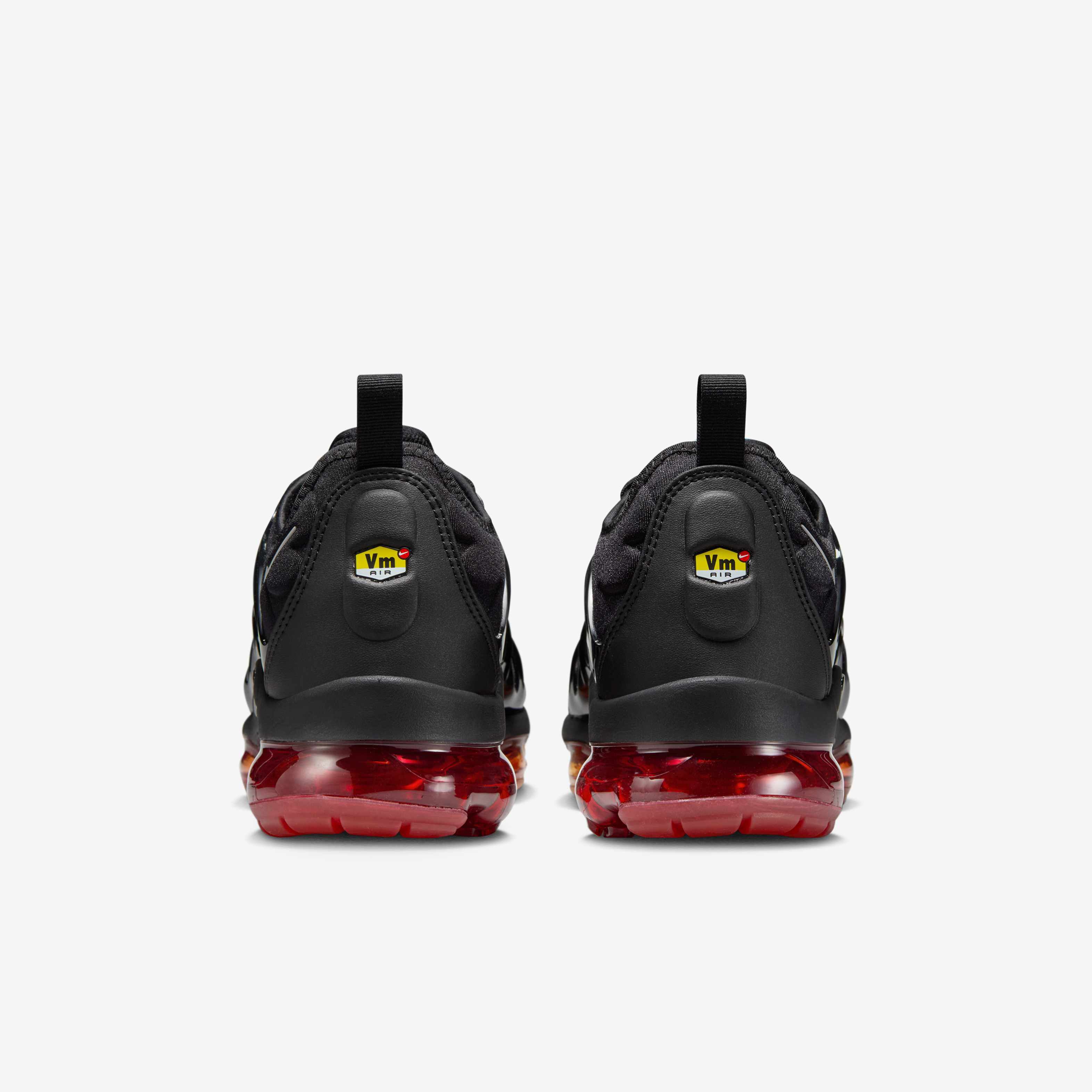 Nike Air VaporMax Plus image number 5