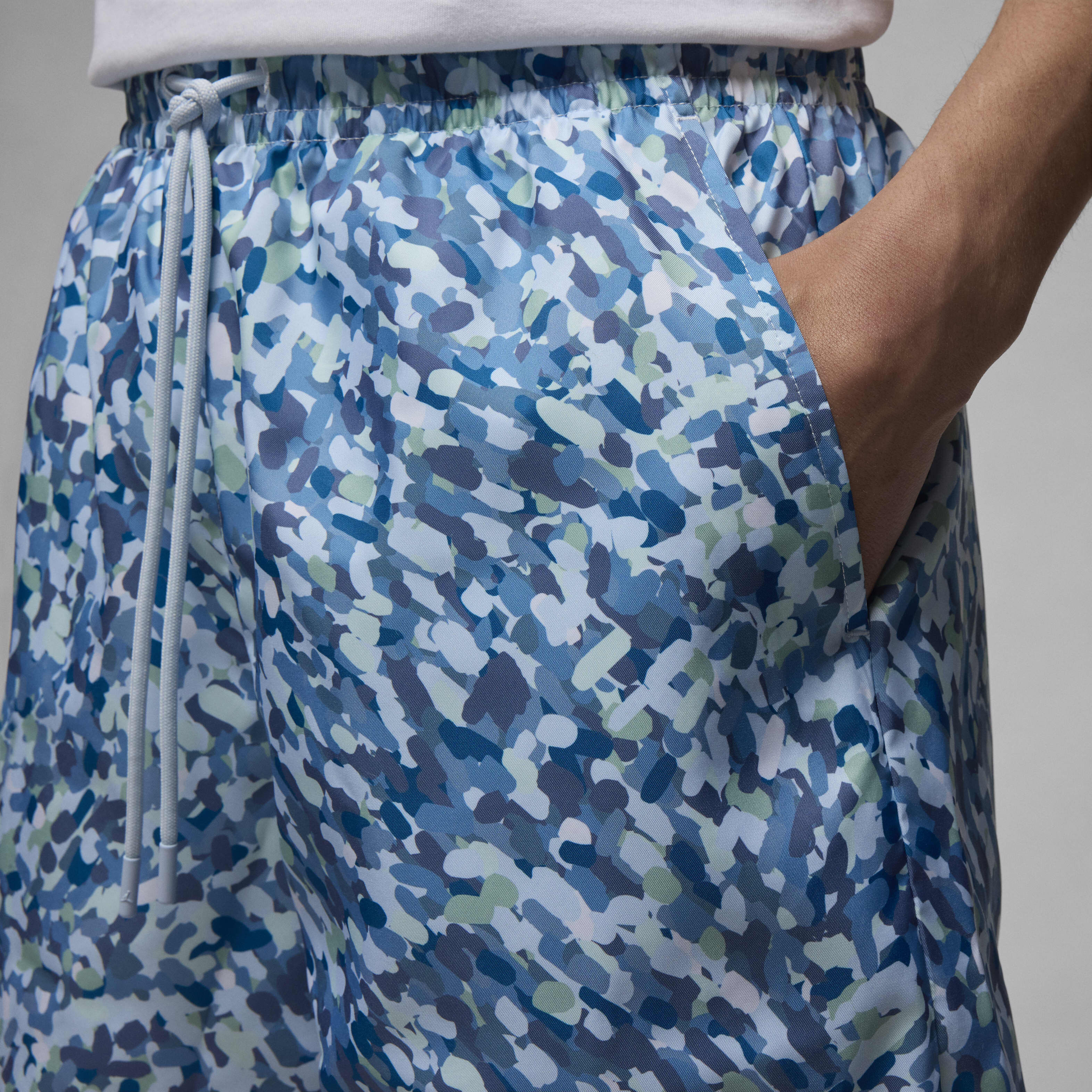 Jordan Essentials image number 4