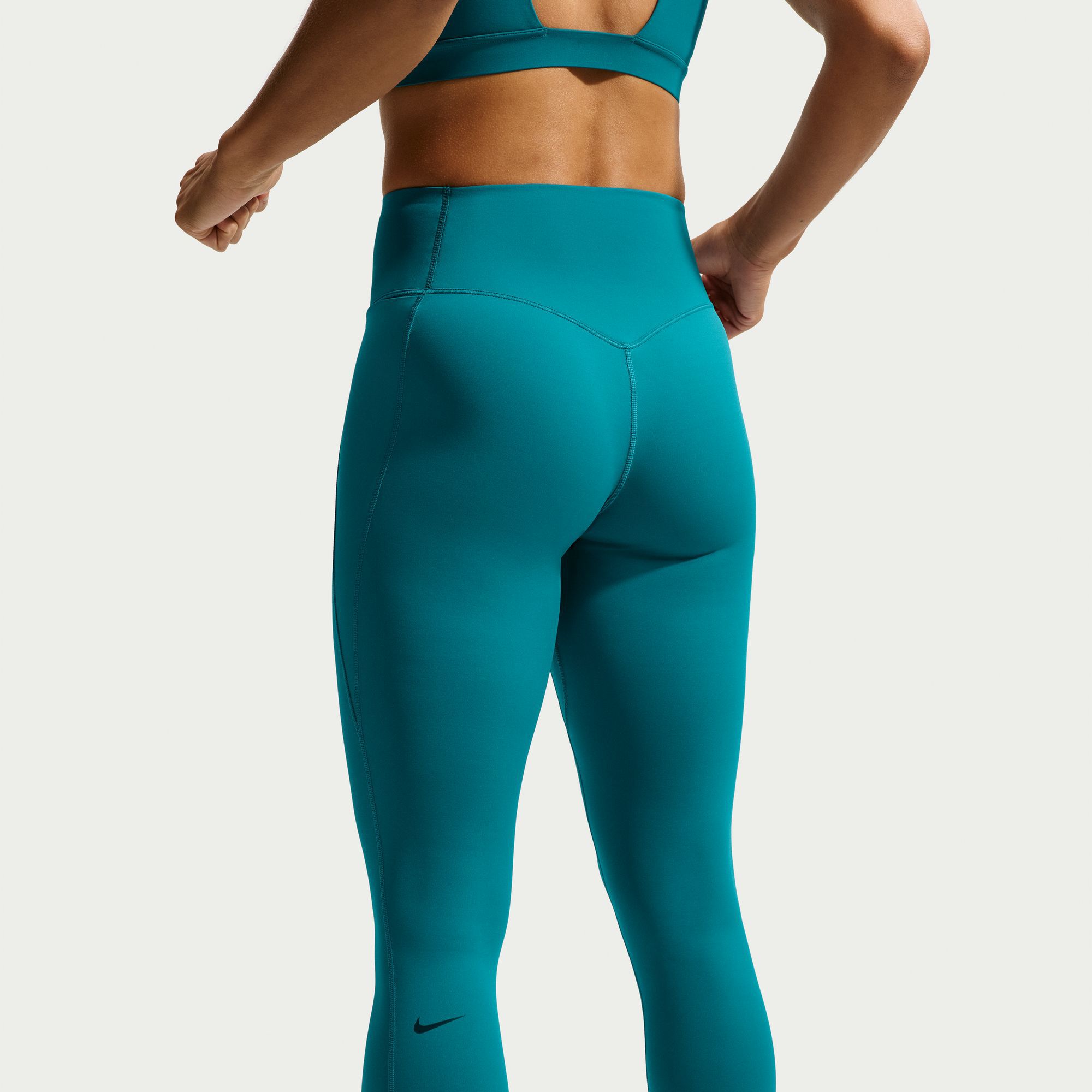 Nike Universa image number 4