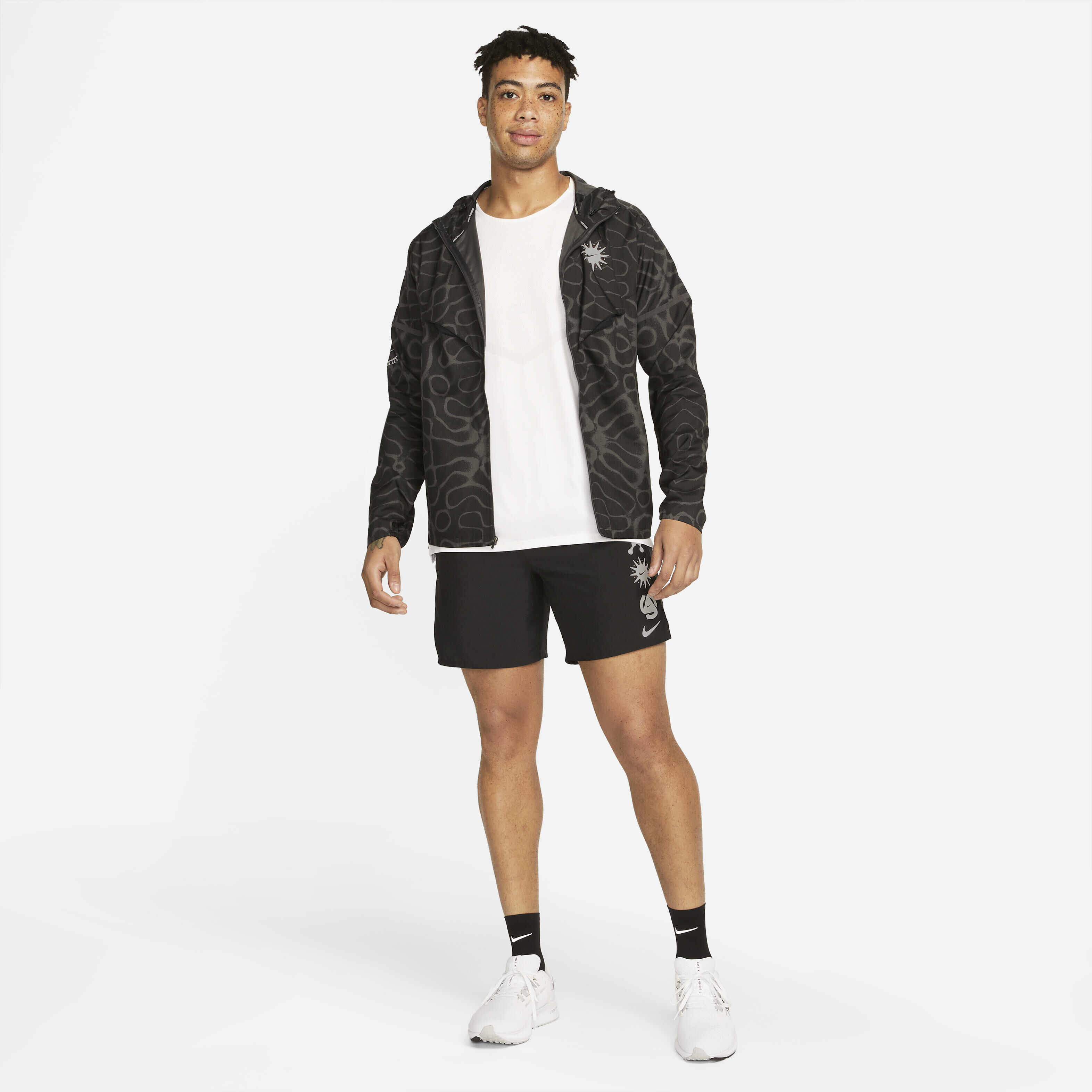 Nike Wild Run Windrunner image number 7