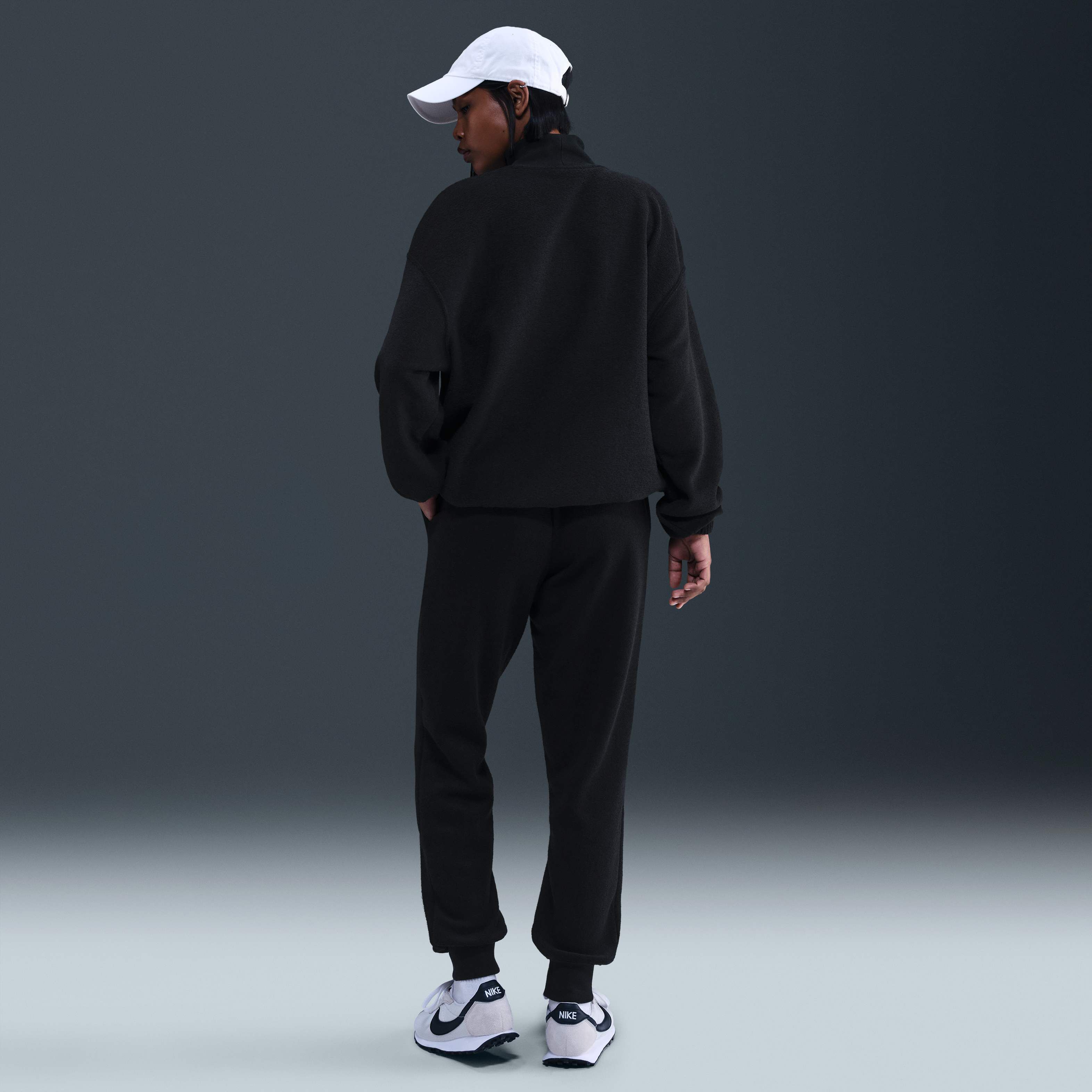 نايكي سبورتسوير فينيكس بلش image number 3