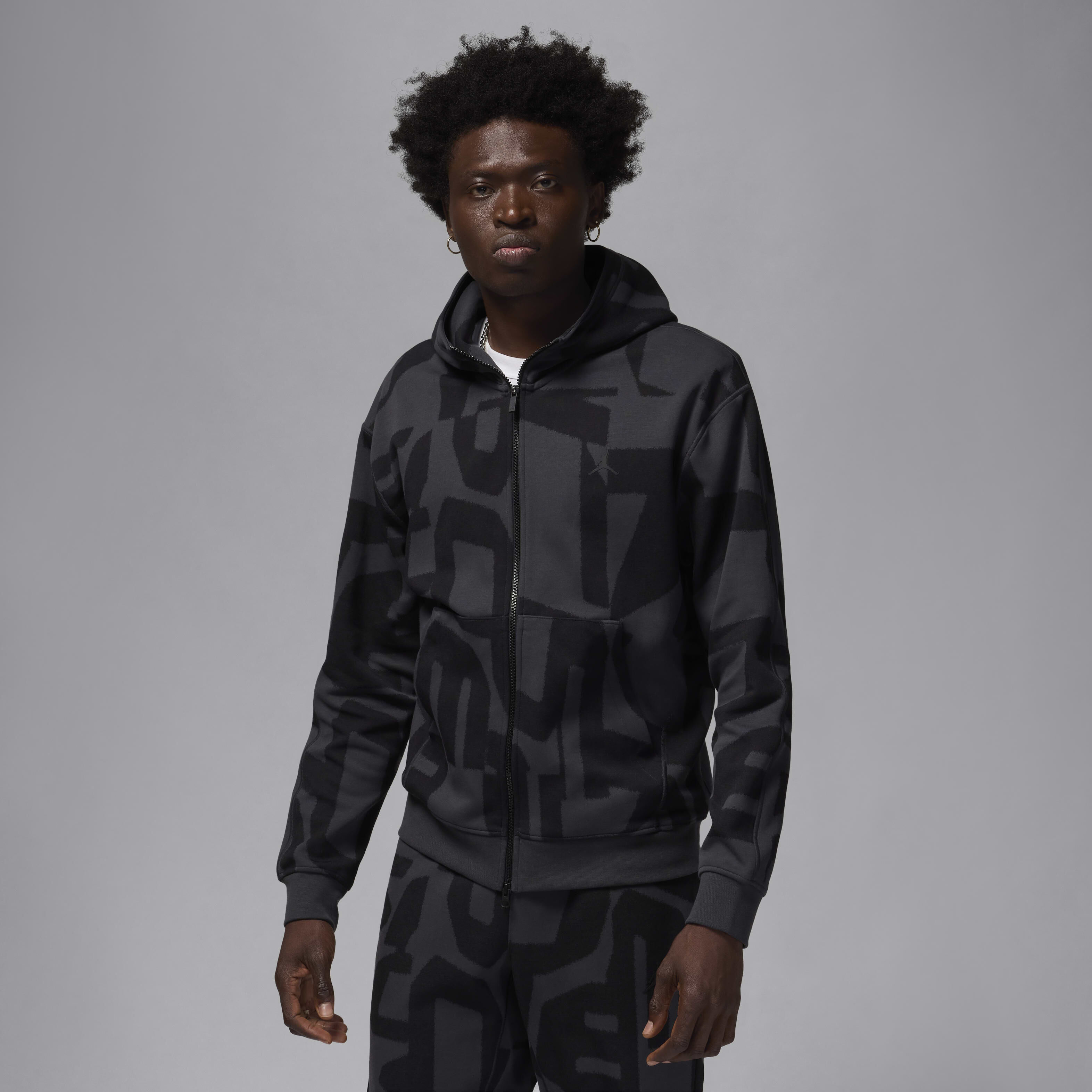 Shop Nike Men s Clothing Online in UAE Hoodies T Shirts Shorts More