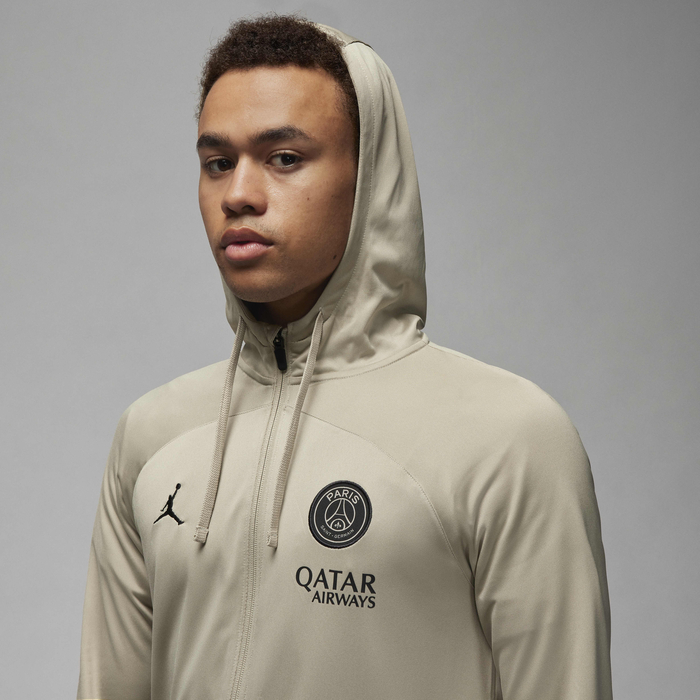 Paris Saint-Germain Strike Third image number 3 Paris Saint-Germain Strike Third image number 3