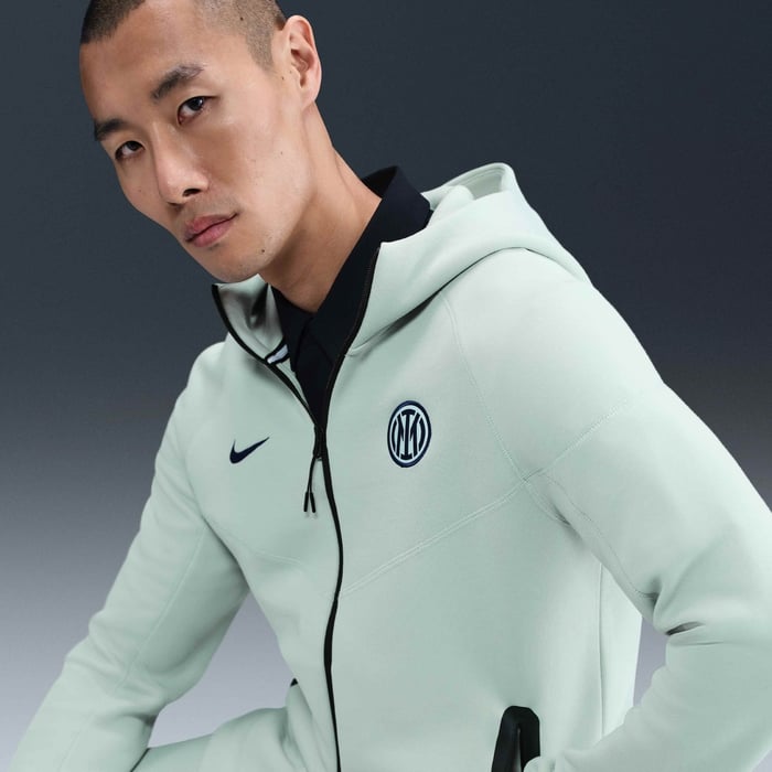 Inter Milan Tech Windrunner image number 2 Inter Milan Tech Windrunner image number 2