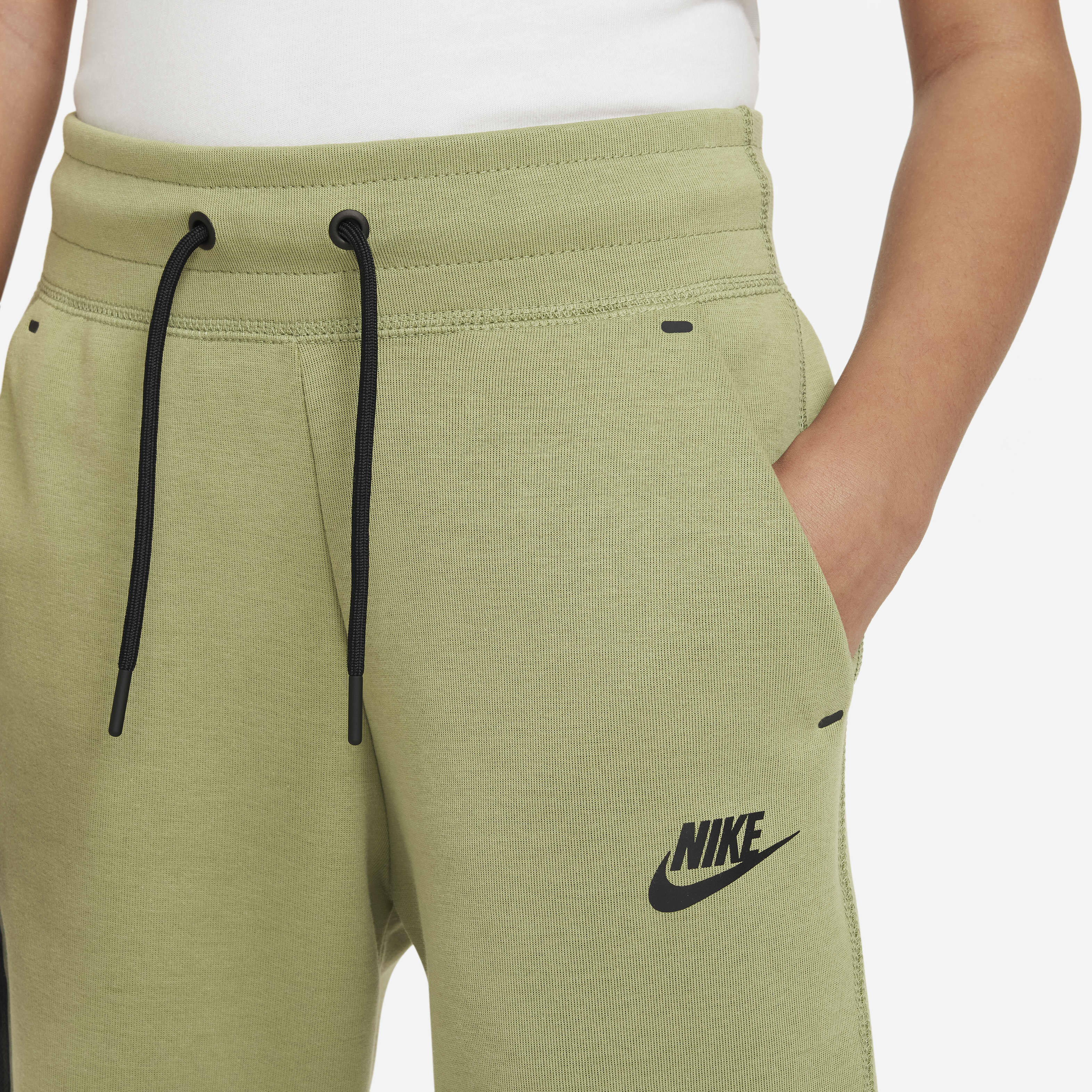 Nike Sportswear Tech Fleece image number 2