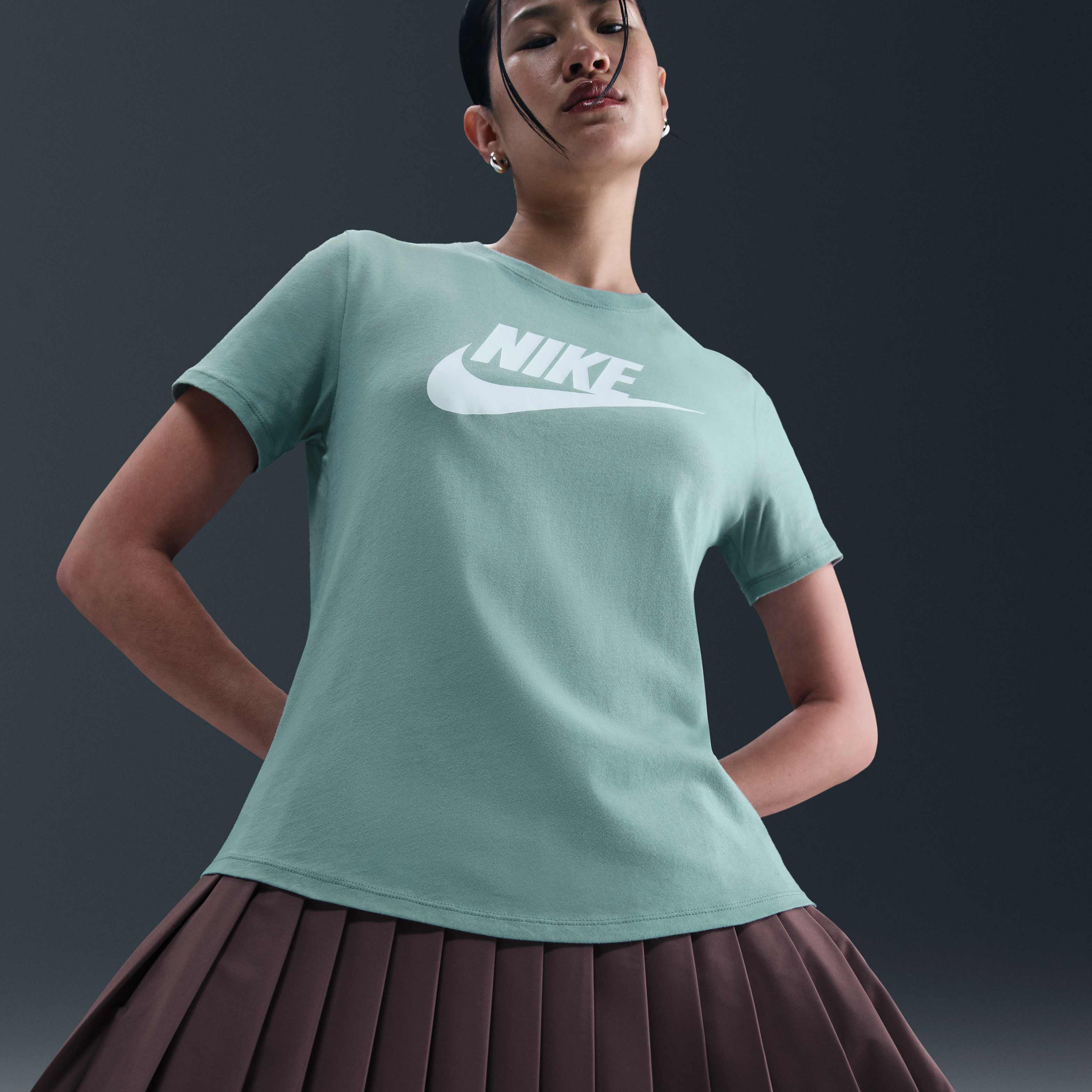 Nike Sportswear Essentials image number 2