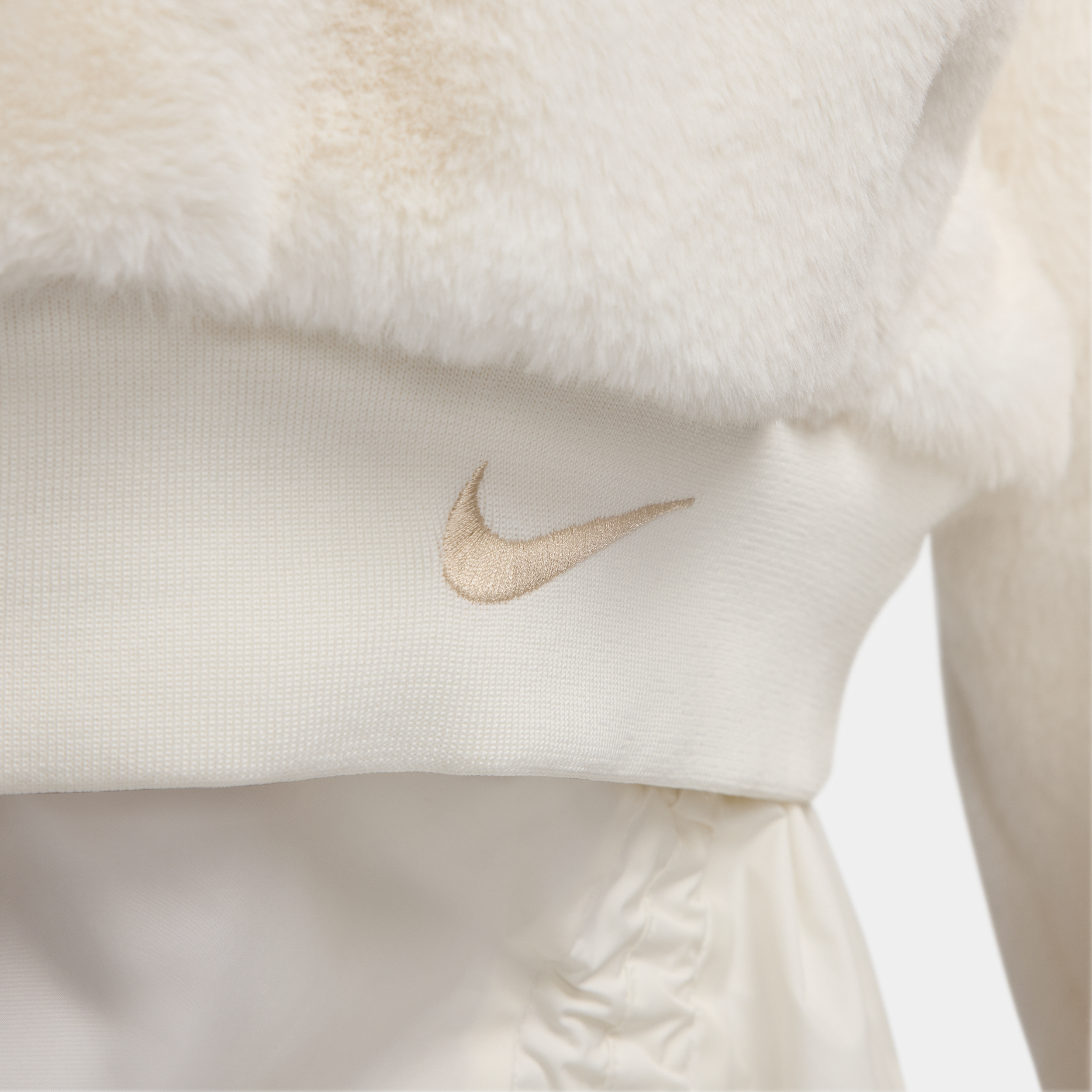 aw4 nike