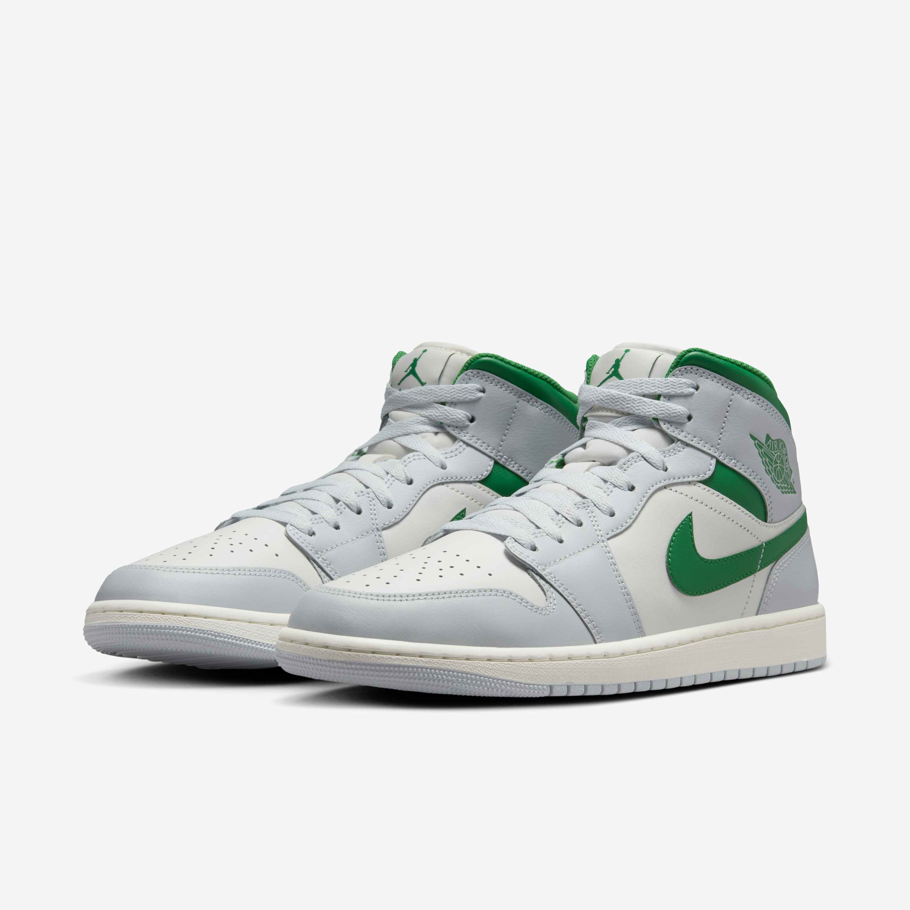 Air Jordan 1 Mid image number 4
