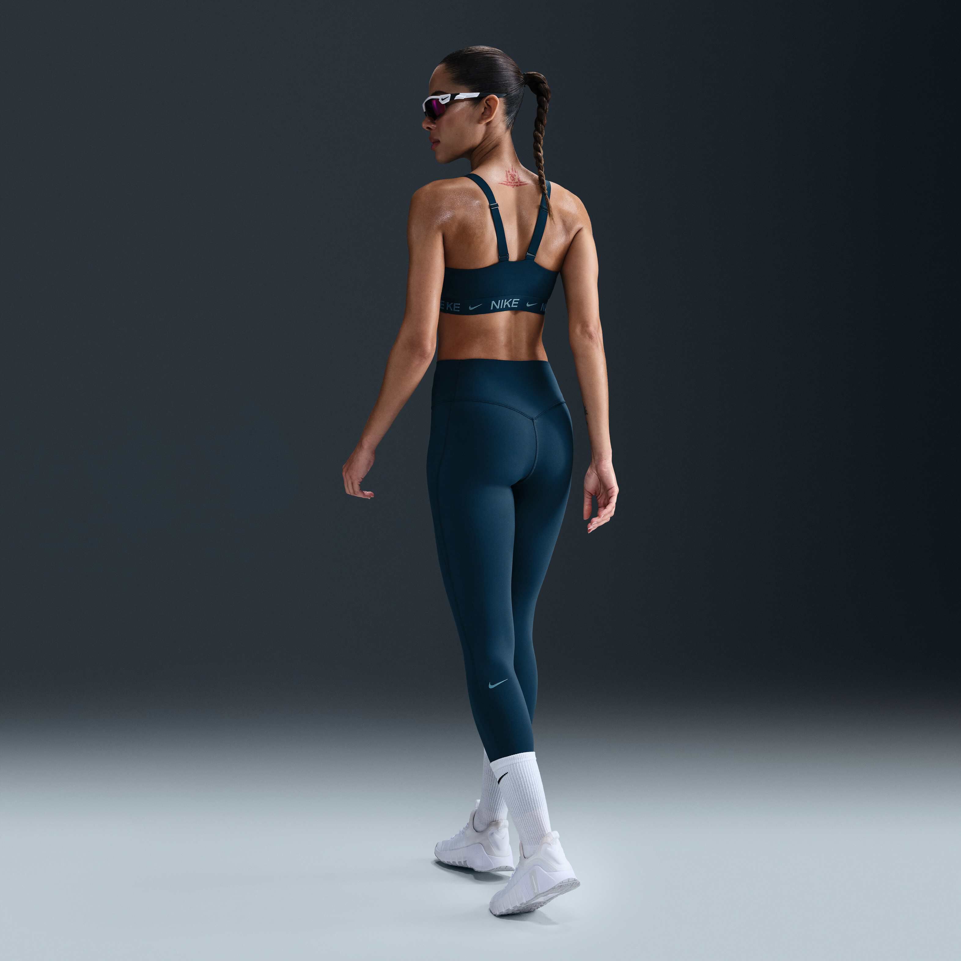 نايكي يونيفيرسا image number 3