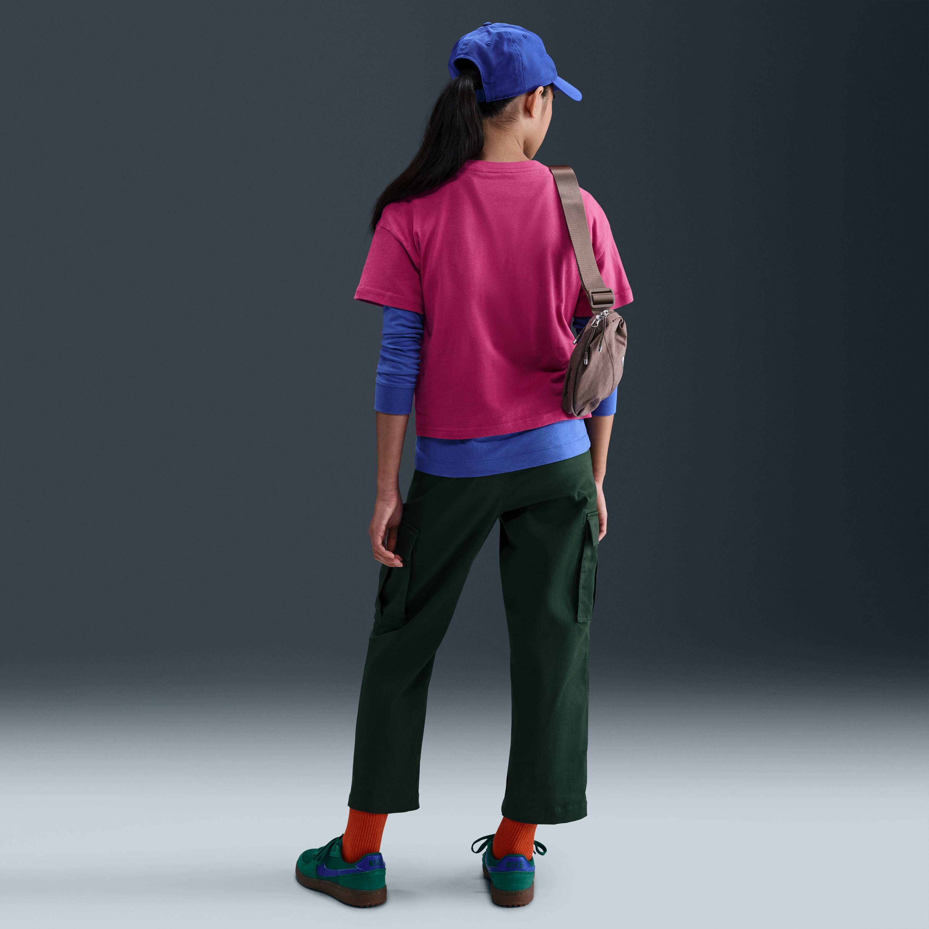 Nike Sportswear Essential image number 4
