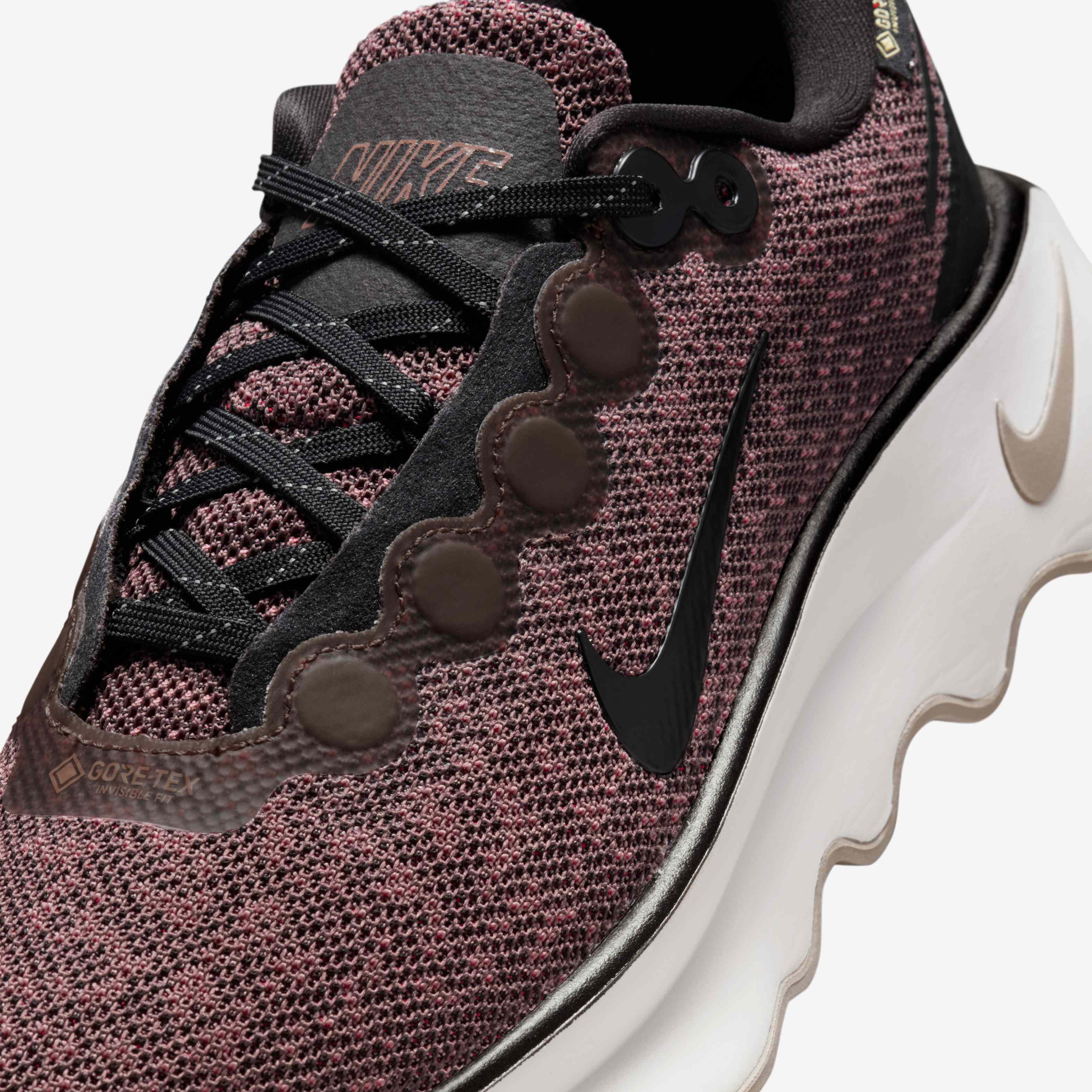 نايكي موتيفا جور-تكس image number 6