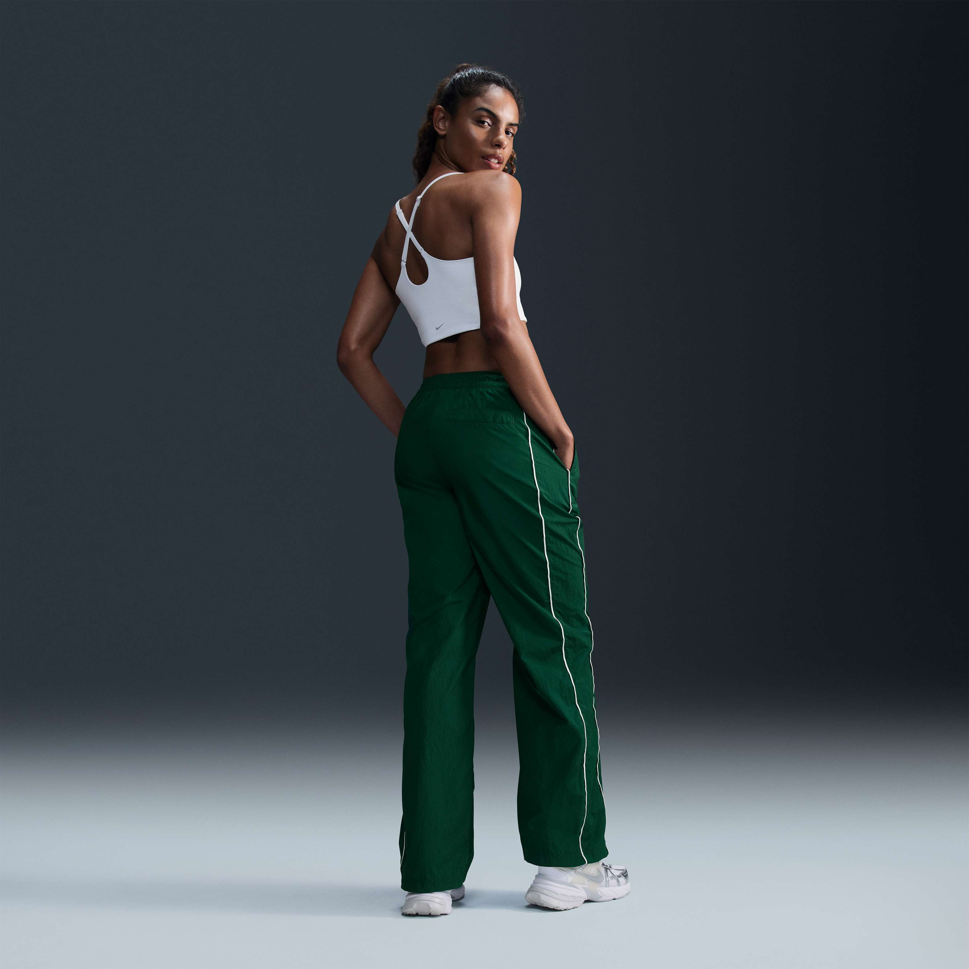 Nike Windrunner image number 4