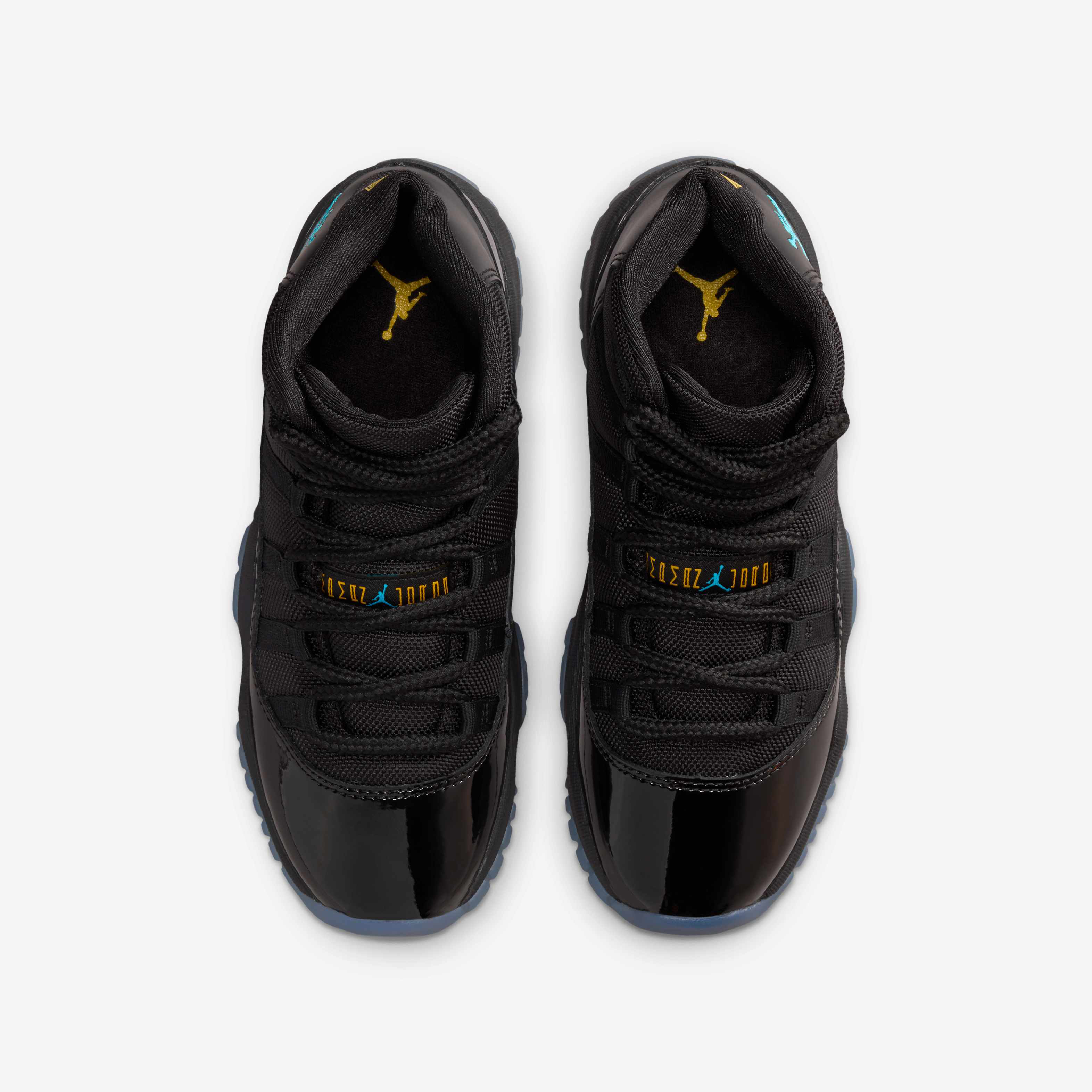 Air Jordan 11 Retro image number 3