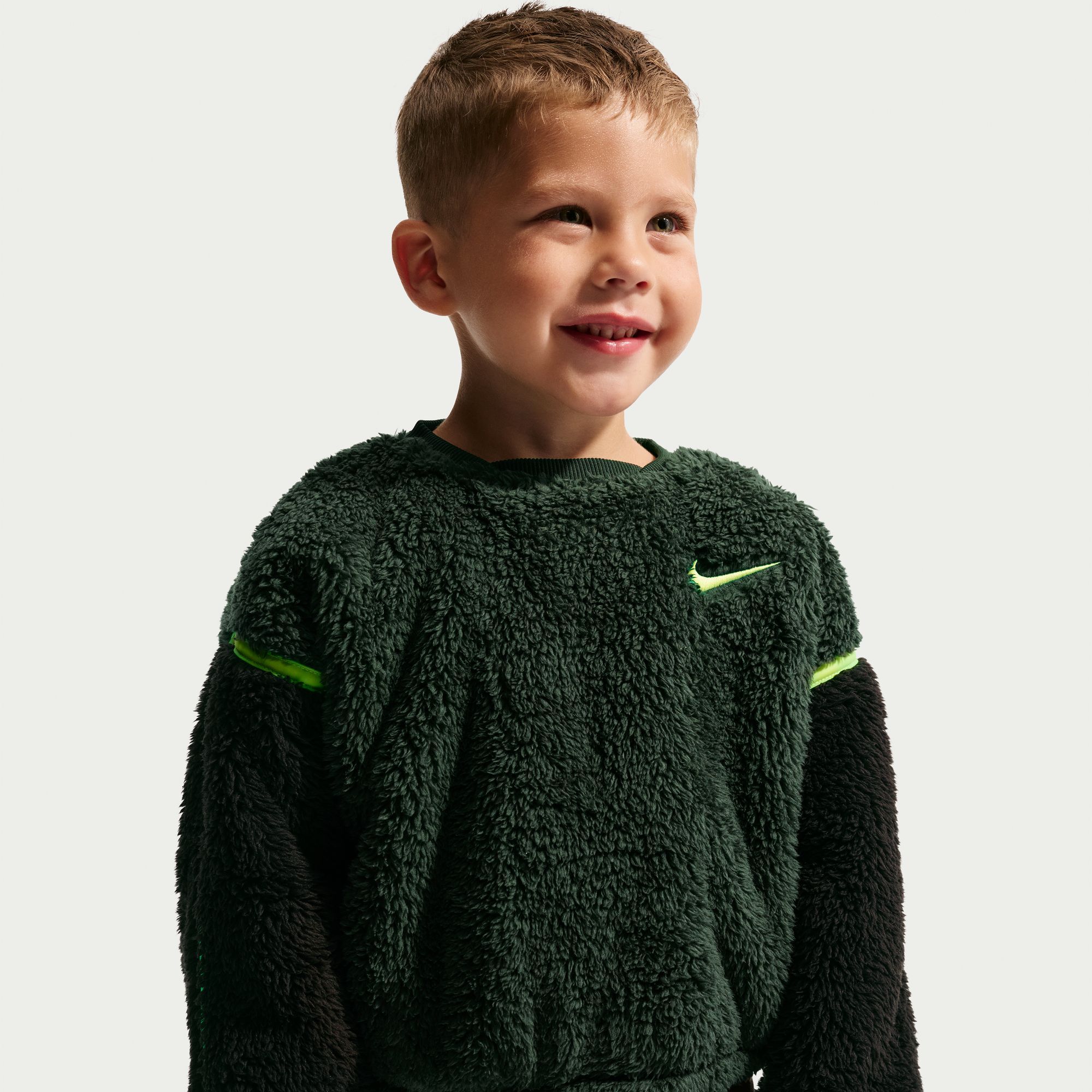 Nike image number 2