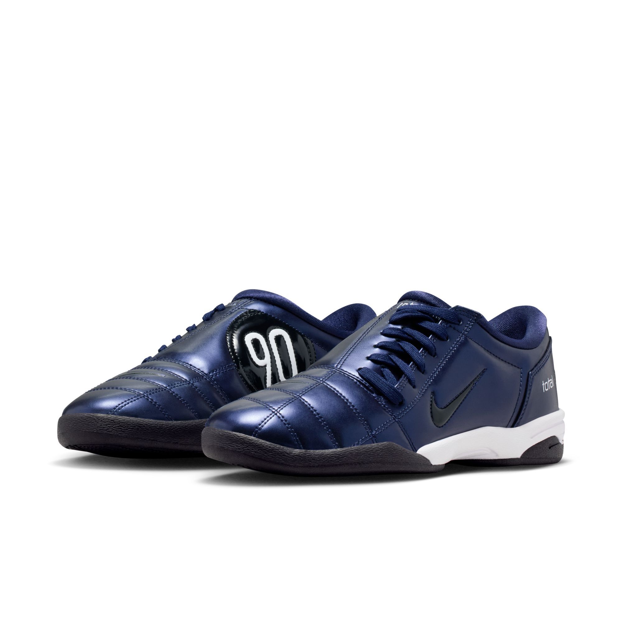 Nike Total90 image number 2