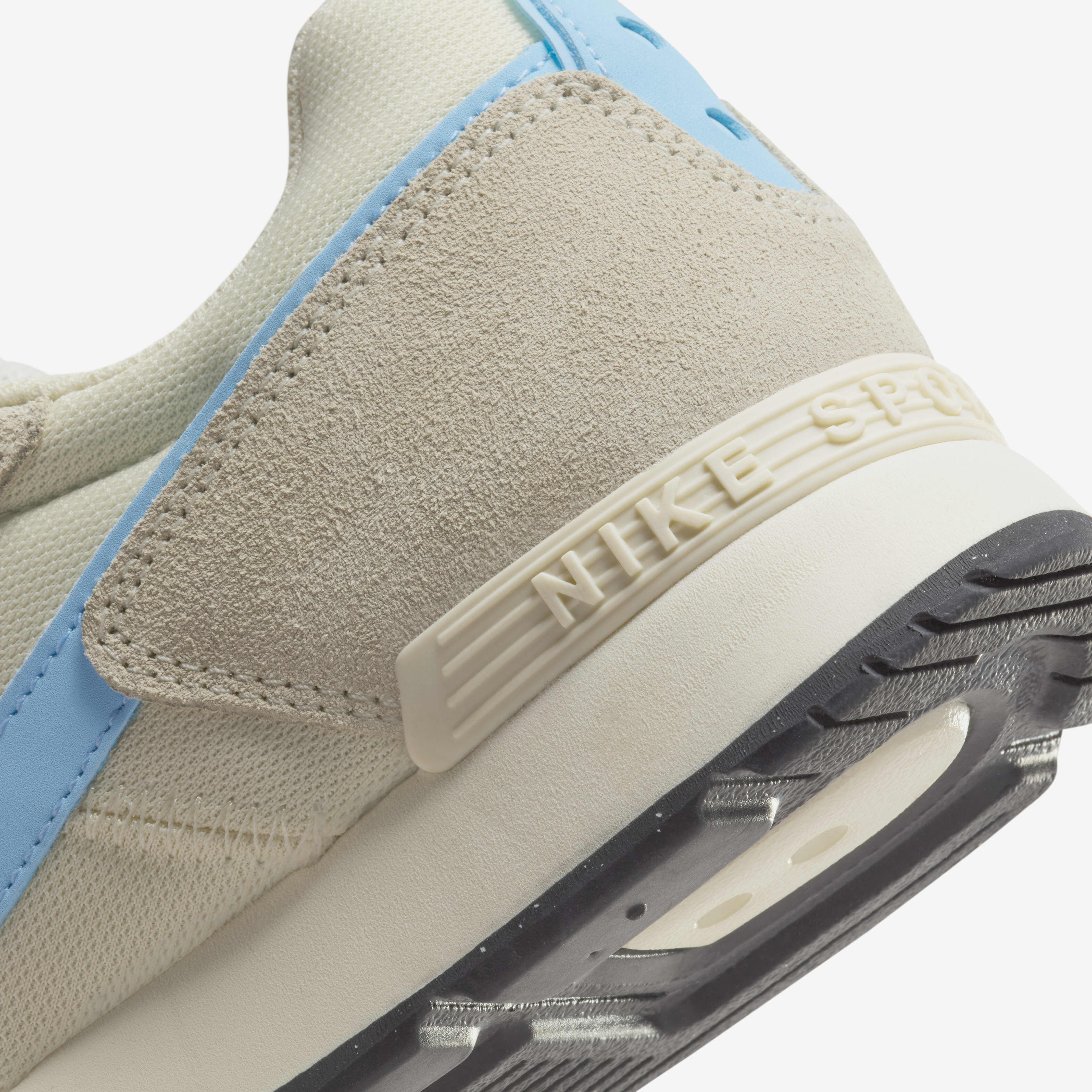 Nike Venture Runner image number 7