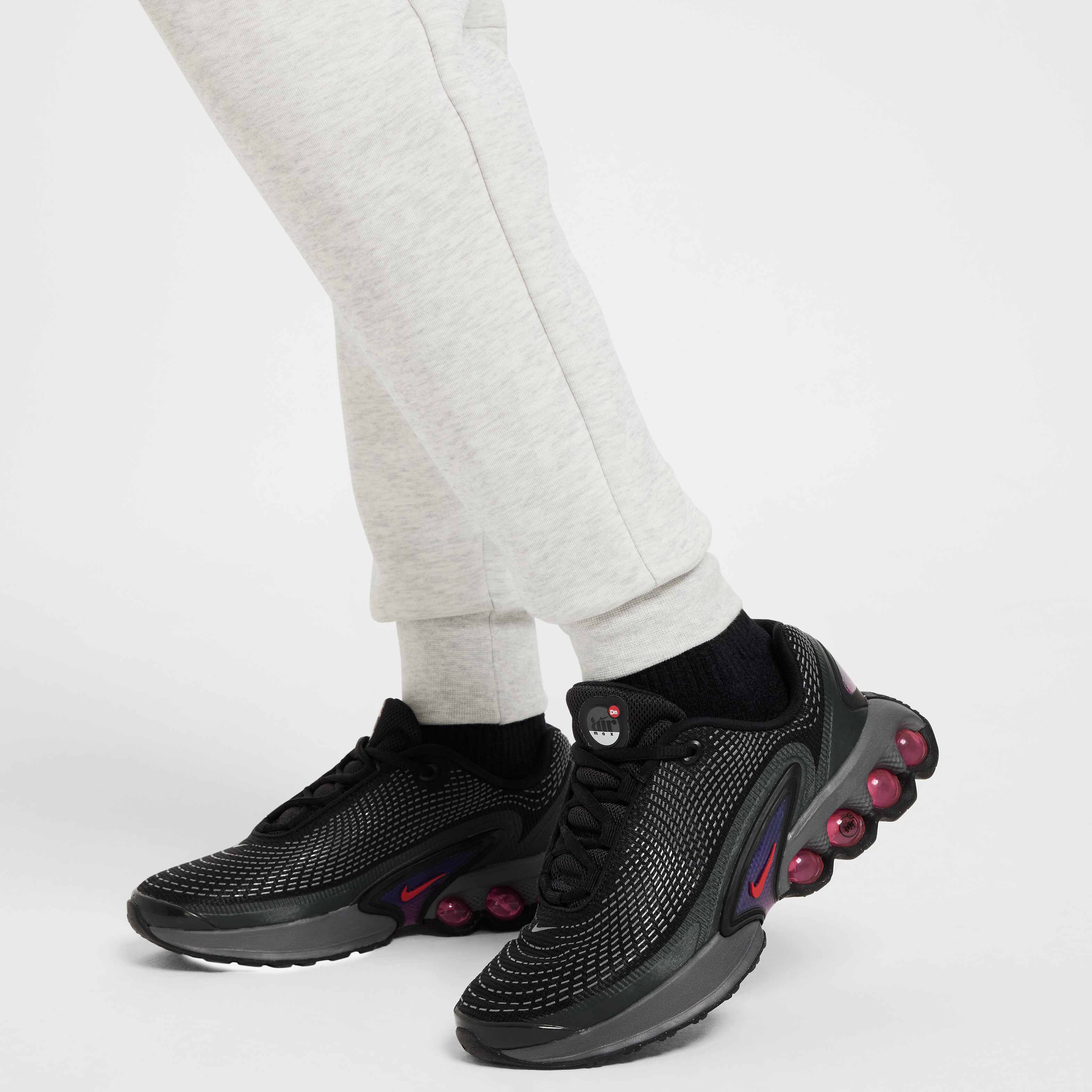 نايكي سبورتسوير تك فليس image number 7