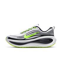 Nike Vomero Plus x Distance