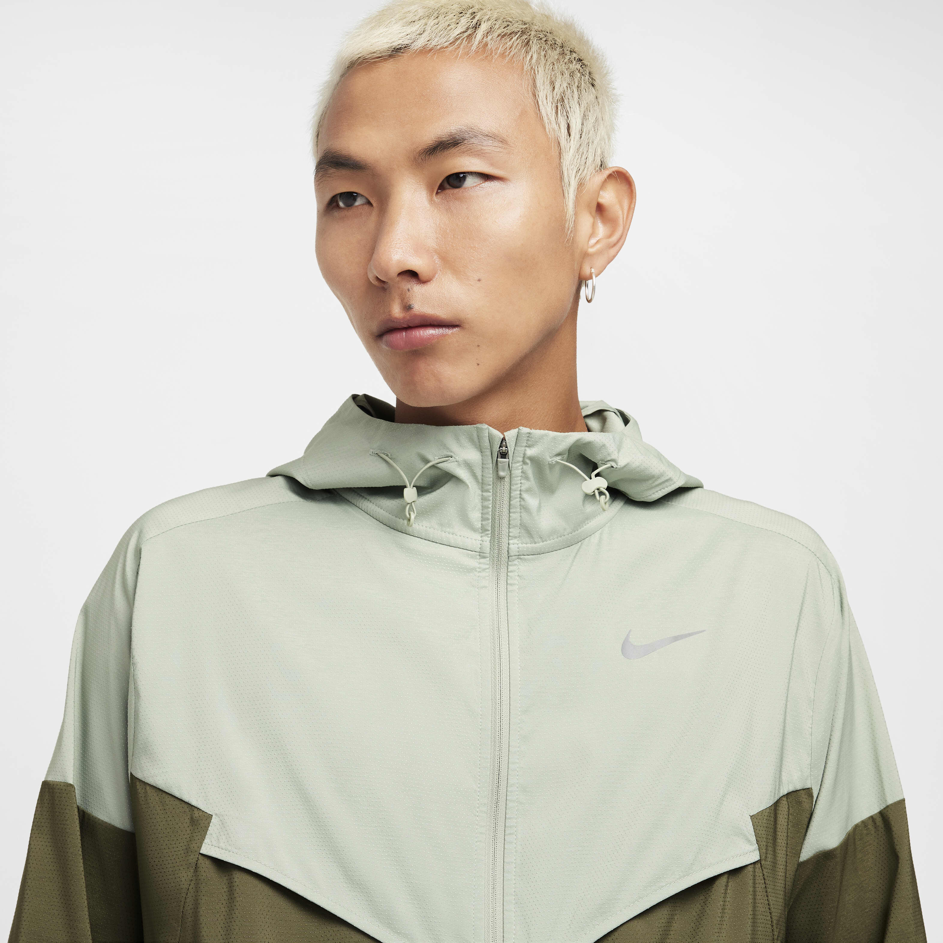 Nike Windrunner image number 2
