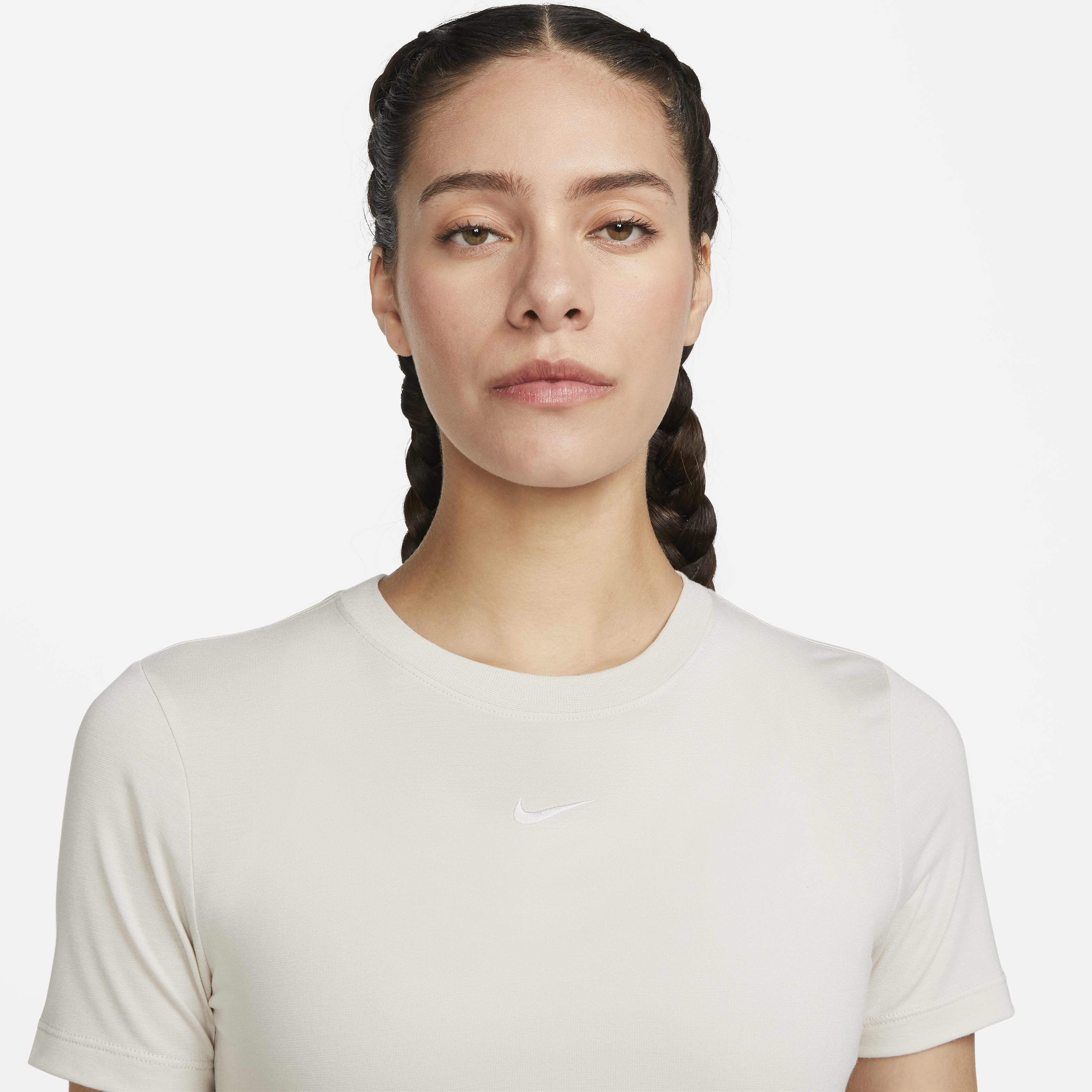 Nike Sportswear Essential image number 2