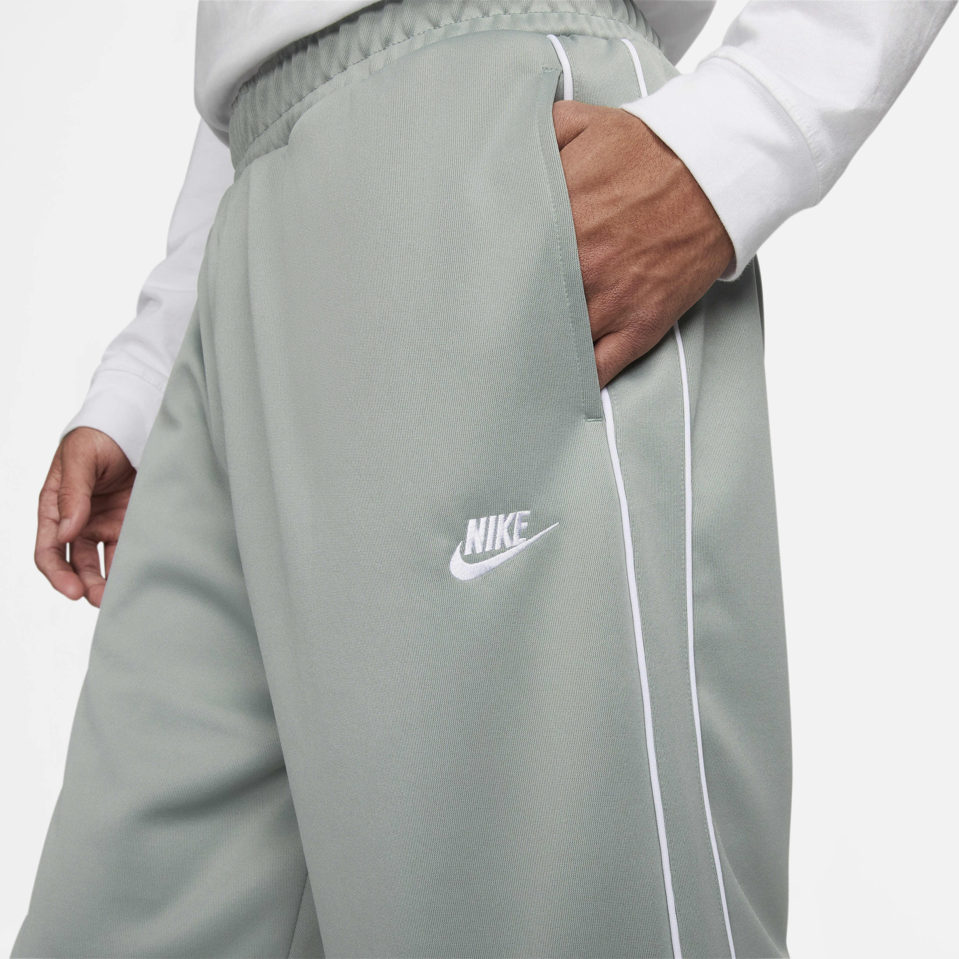 نايكي كلوب image number 3