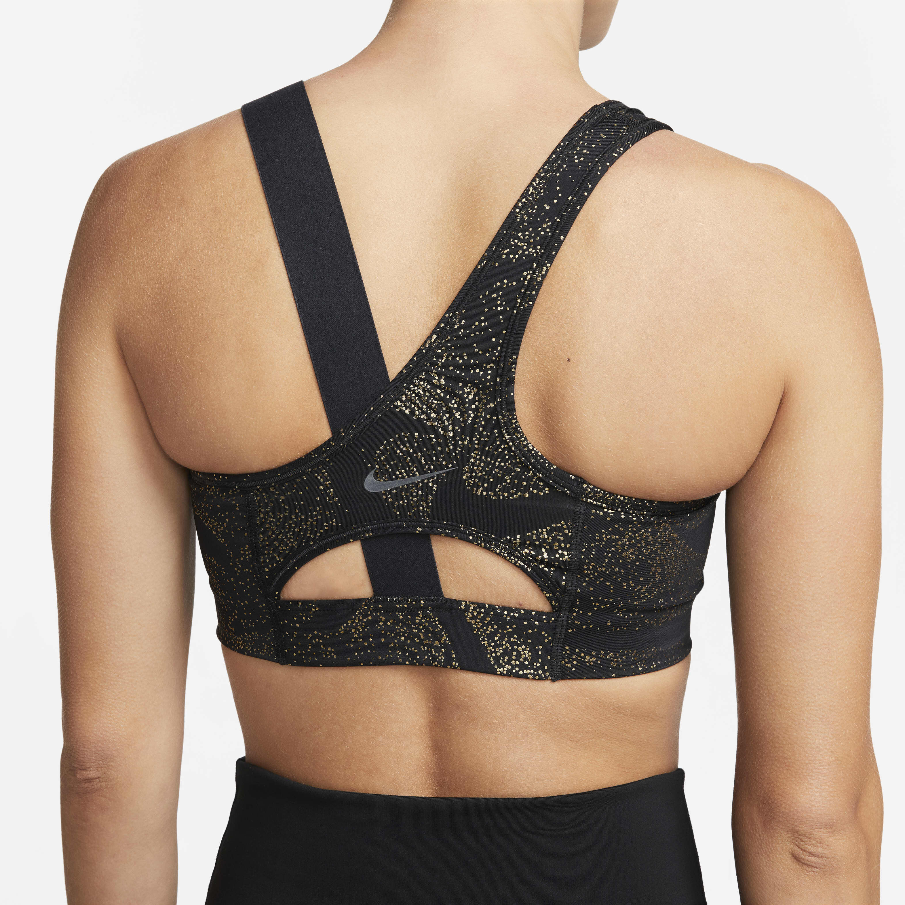 نايكي سووش image number 3