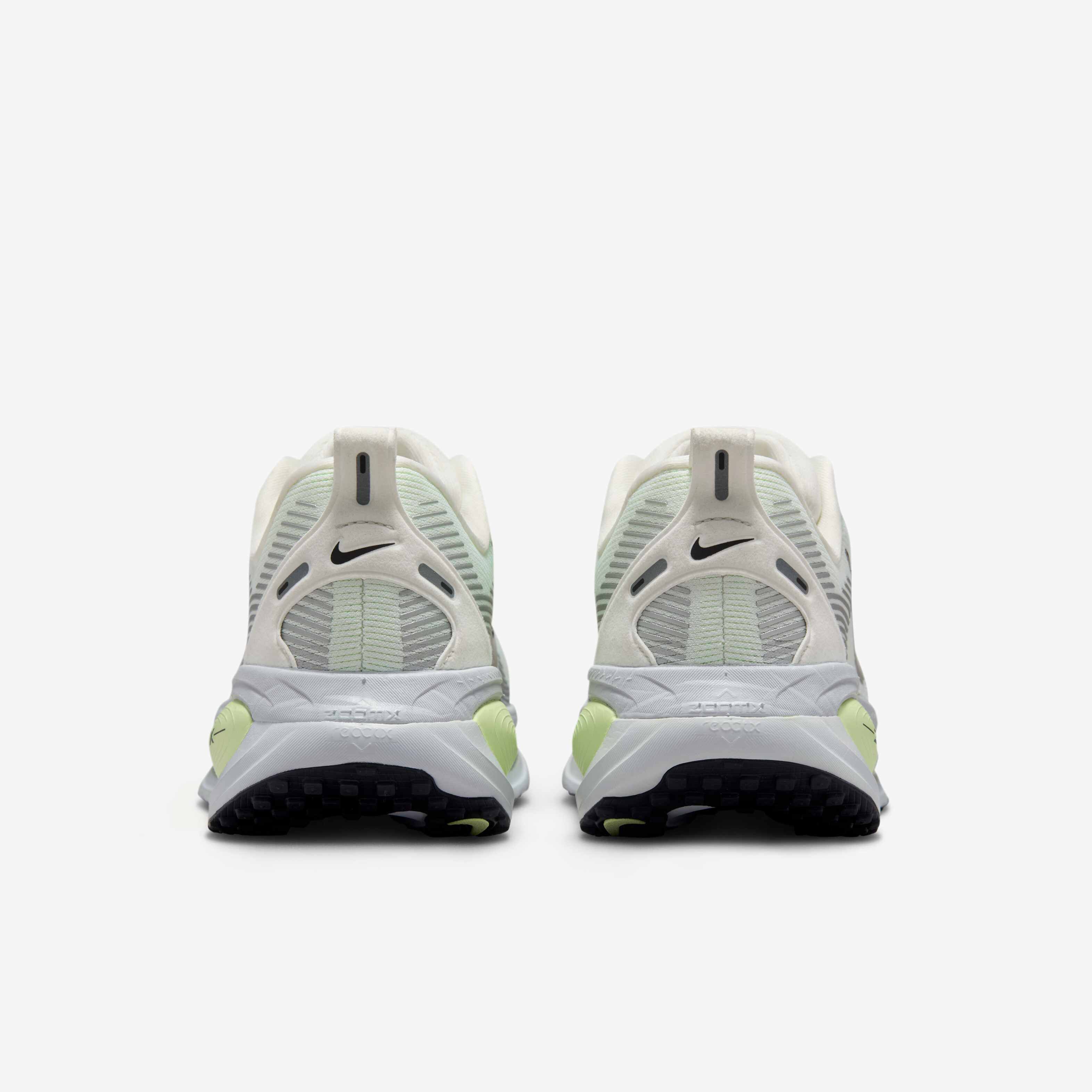 Nike Vomero 18 image number 5