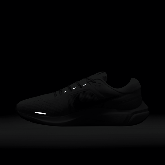Shop Vomero 16 Premium Men's Road Running Shoes | Nike UAE