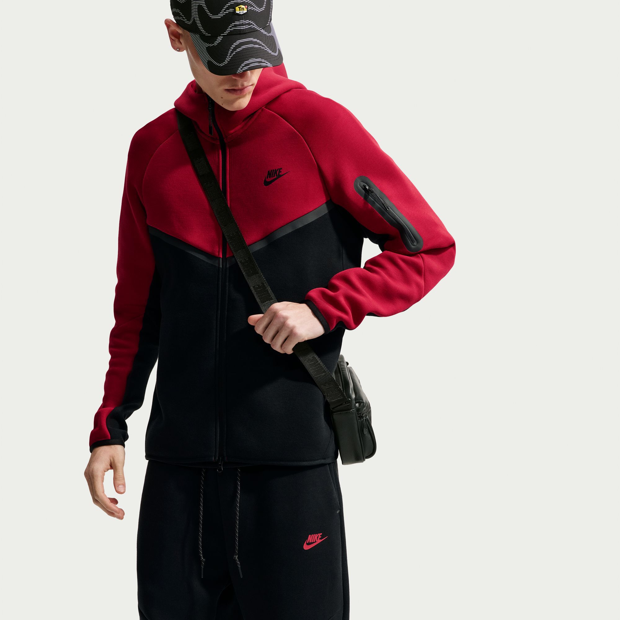Nike Tech image number 4