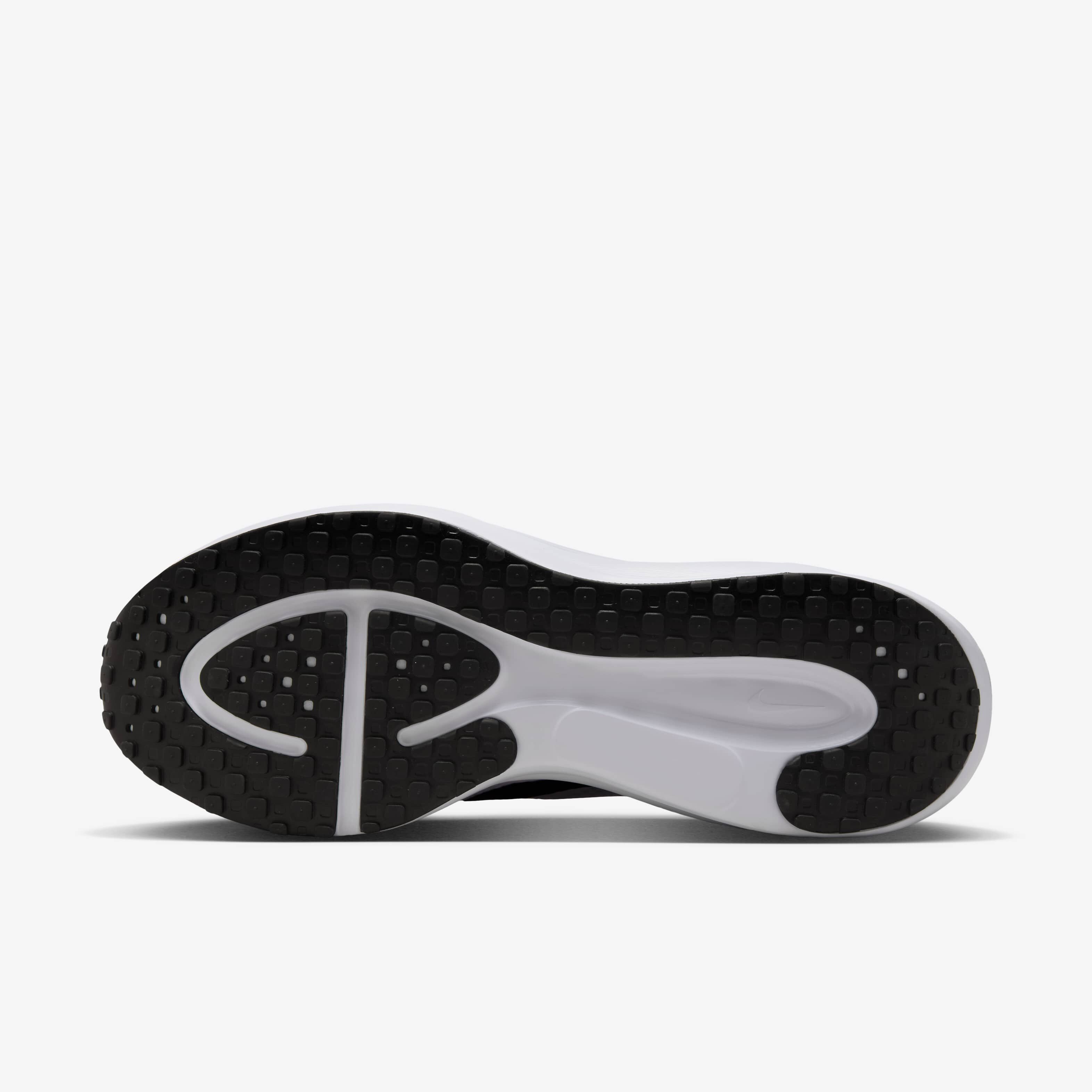 Nike Revolution 8 EasyOn image number 1