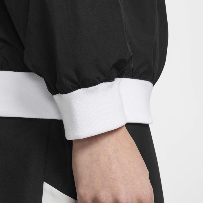 Nike Sportswear Essential image number 4 Nike Sportswear Essential image number 4