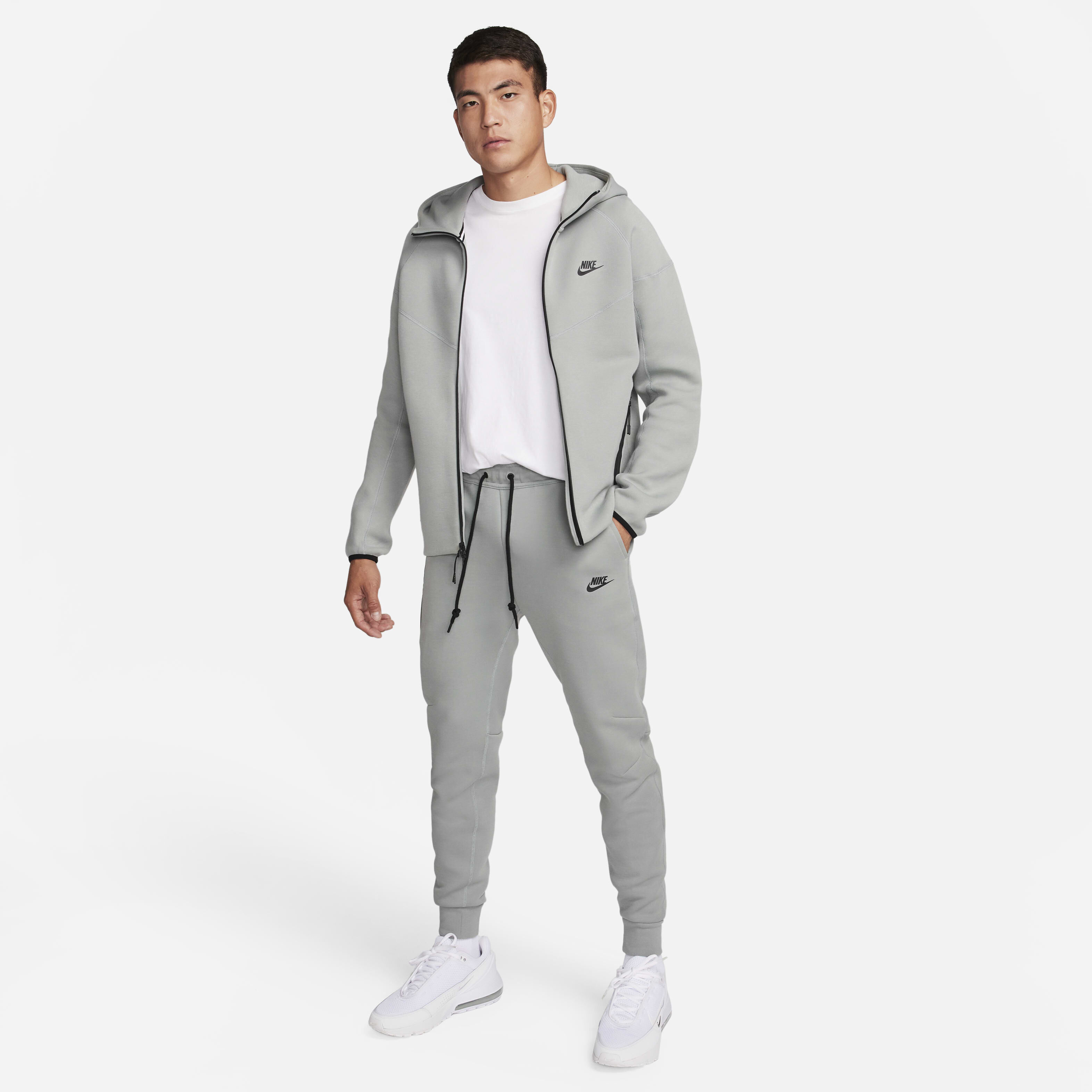 Nike Sportswear Tech Fleece image number 8