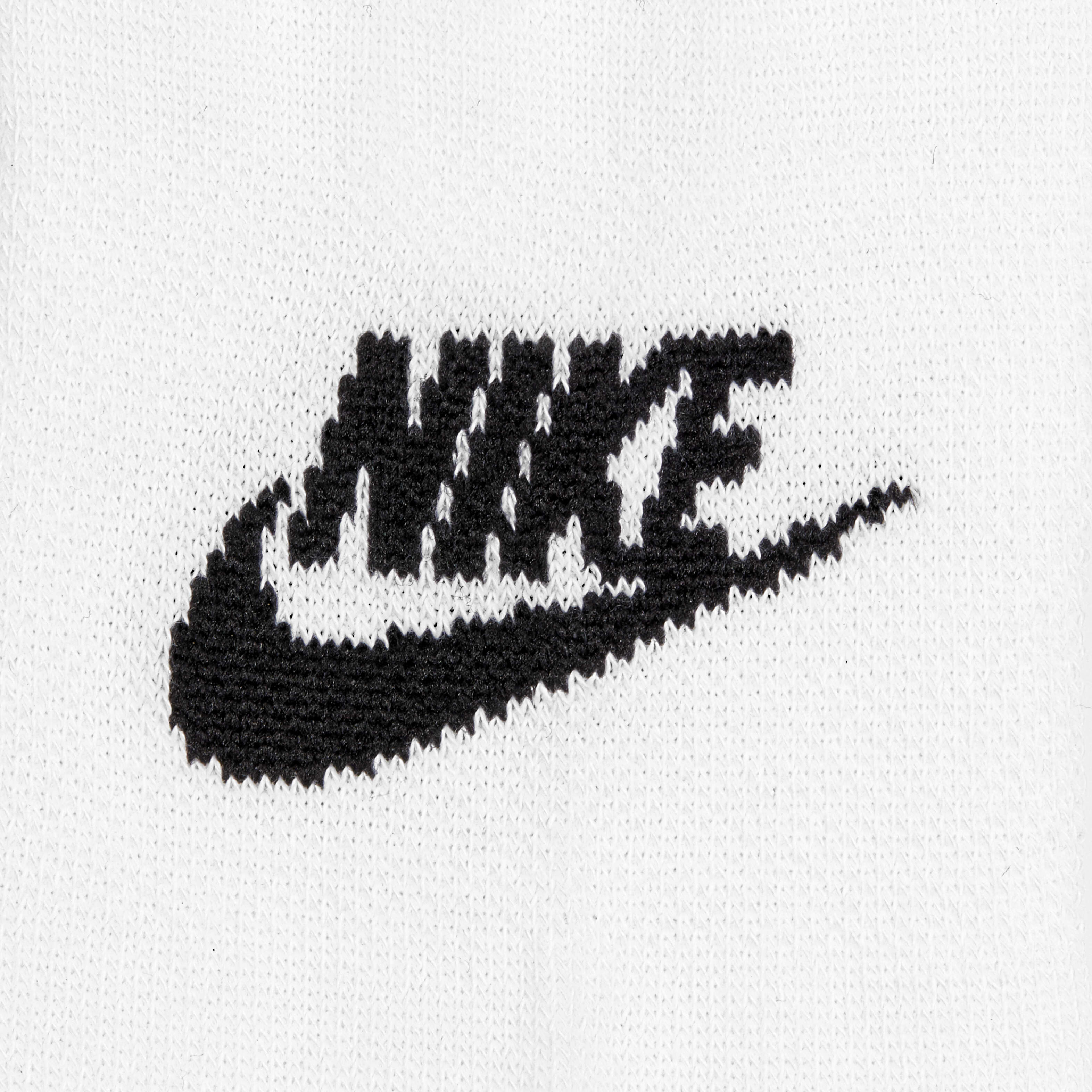 Nike Sportswear Everyday Essential image number 3