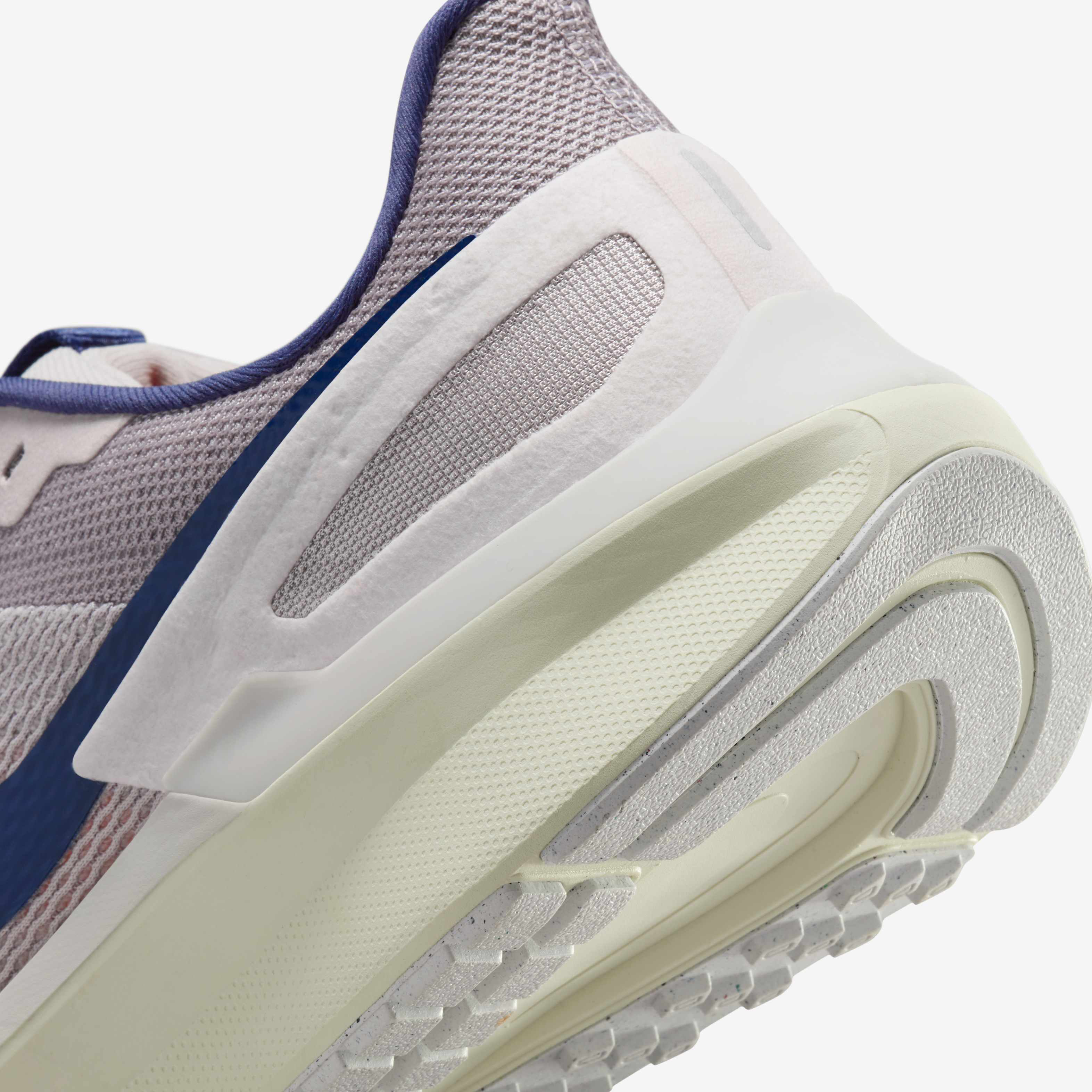 Nike Structure 25 image number 8