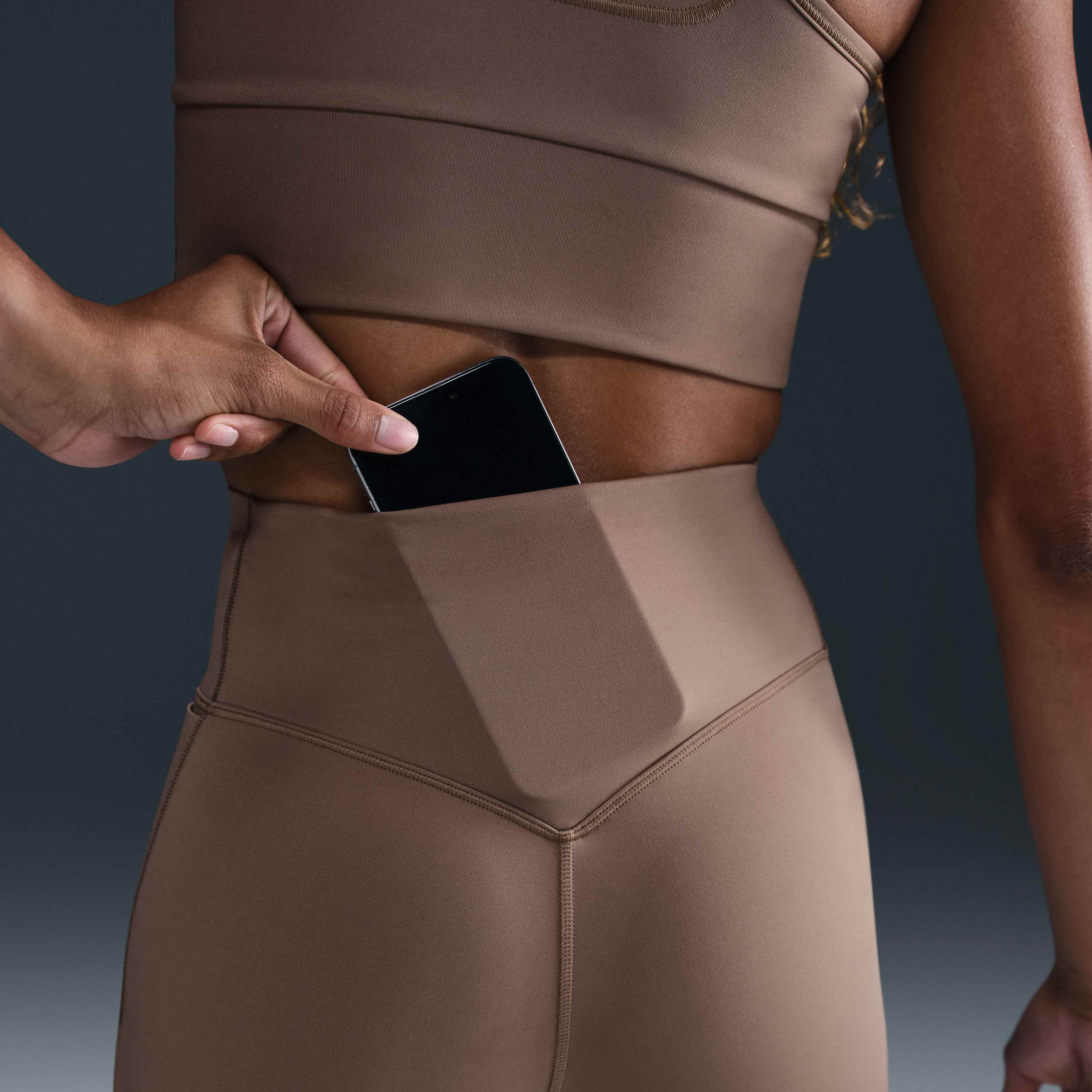 نايكي يونيفيرسا image number 6