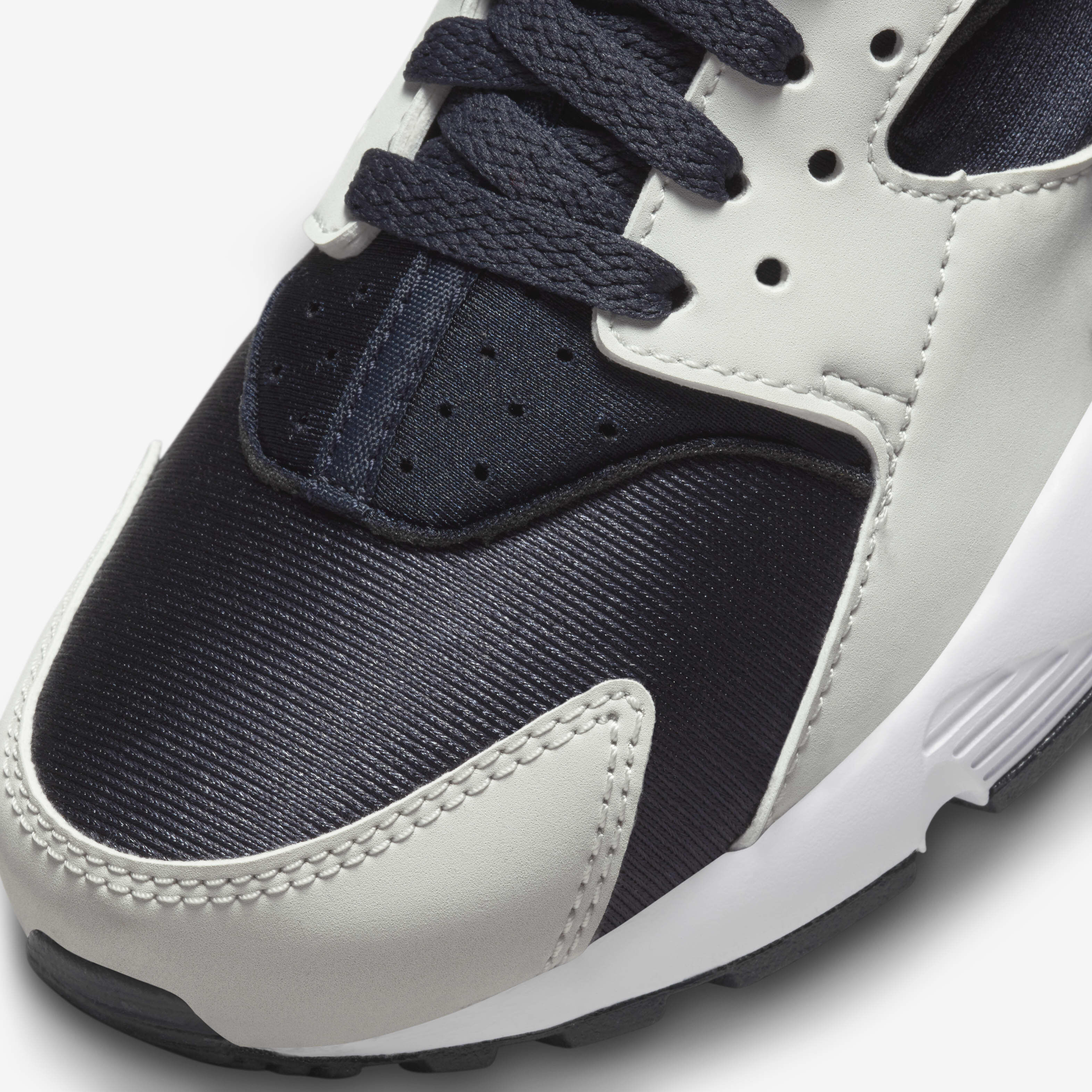 Nike Huarache Run image number 6